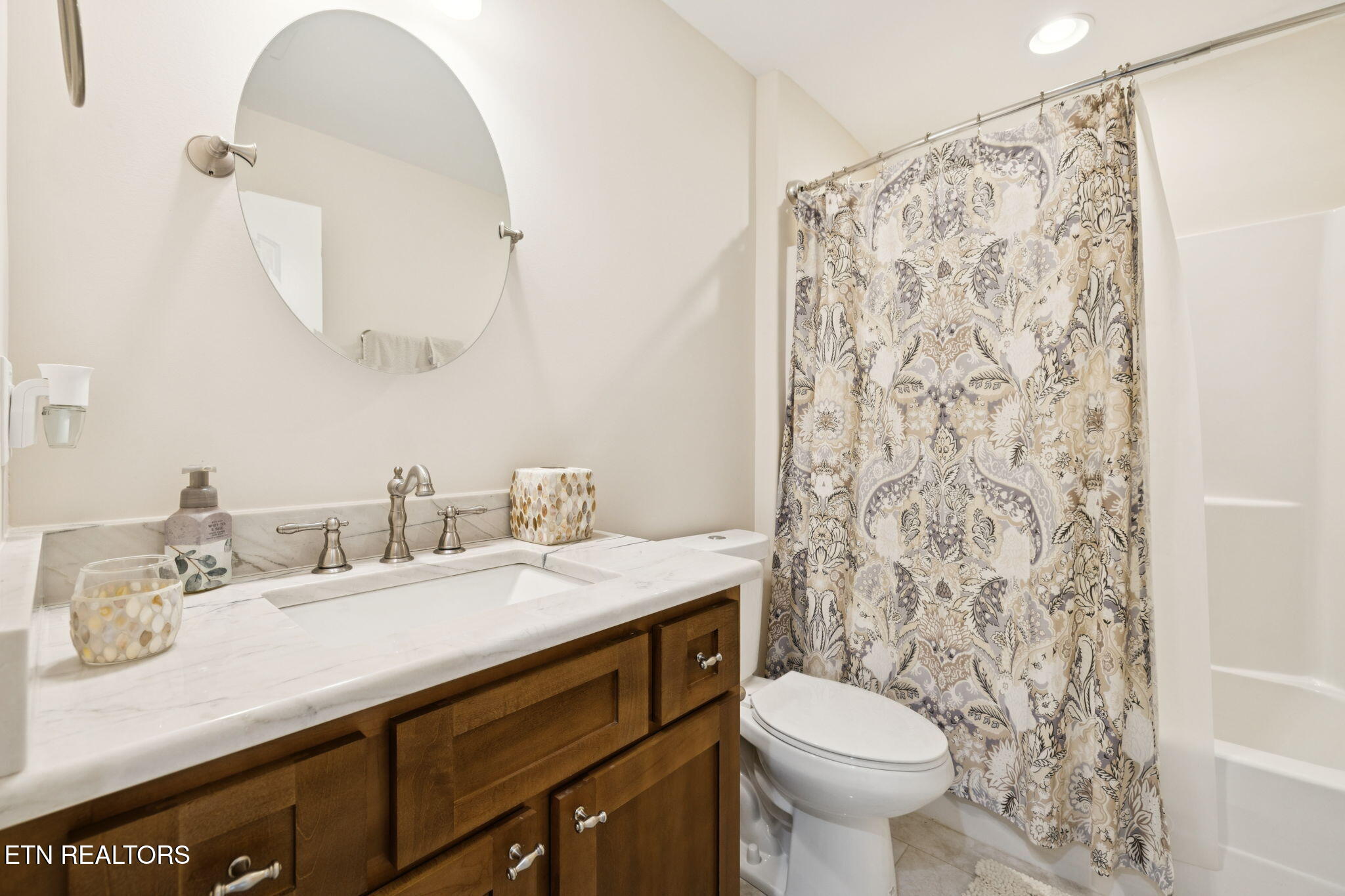 854 Kennesaw Lane Lenoir City TN 37771