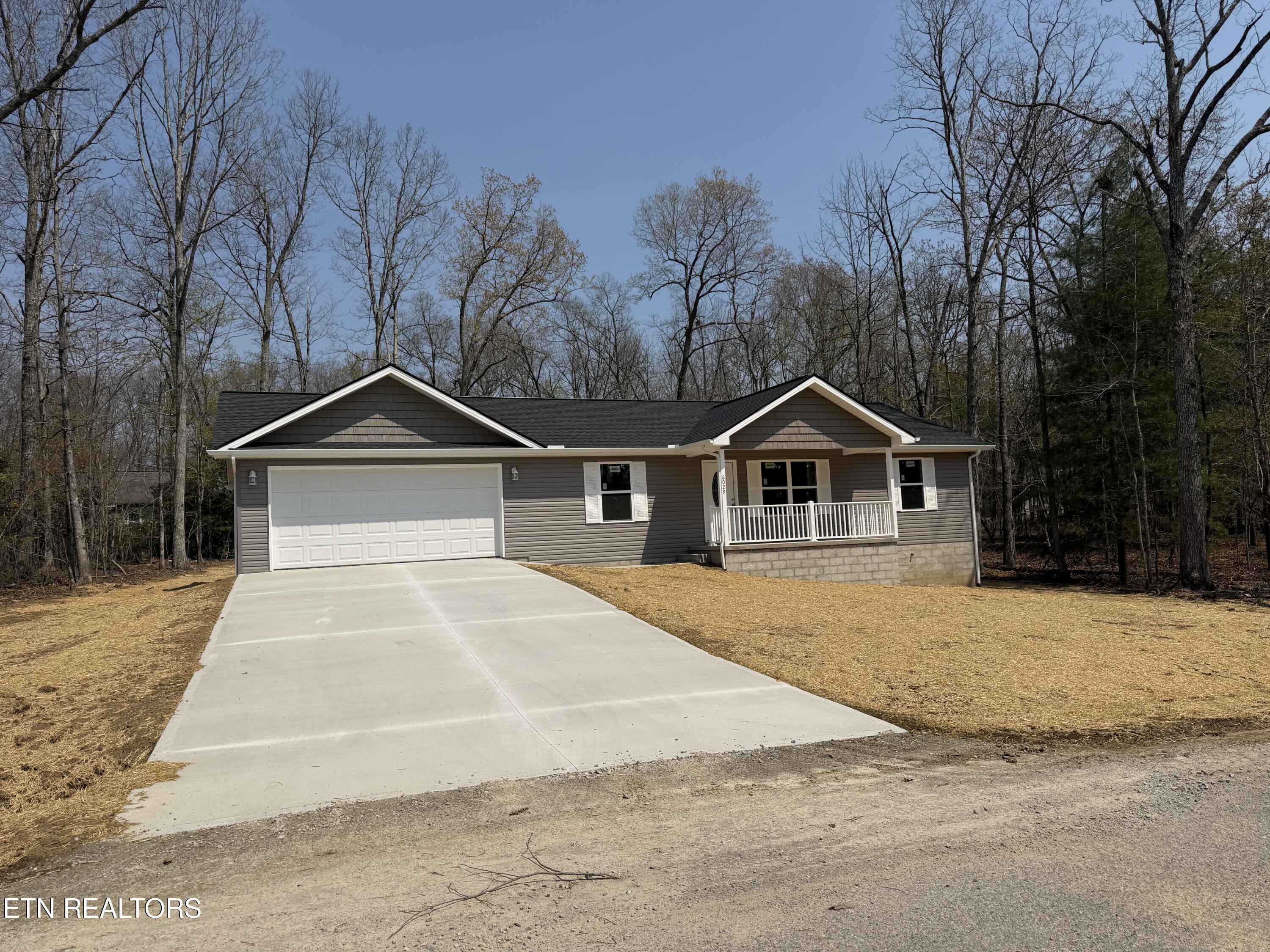 6029 Pocahontas Lane Crossville TN 38572