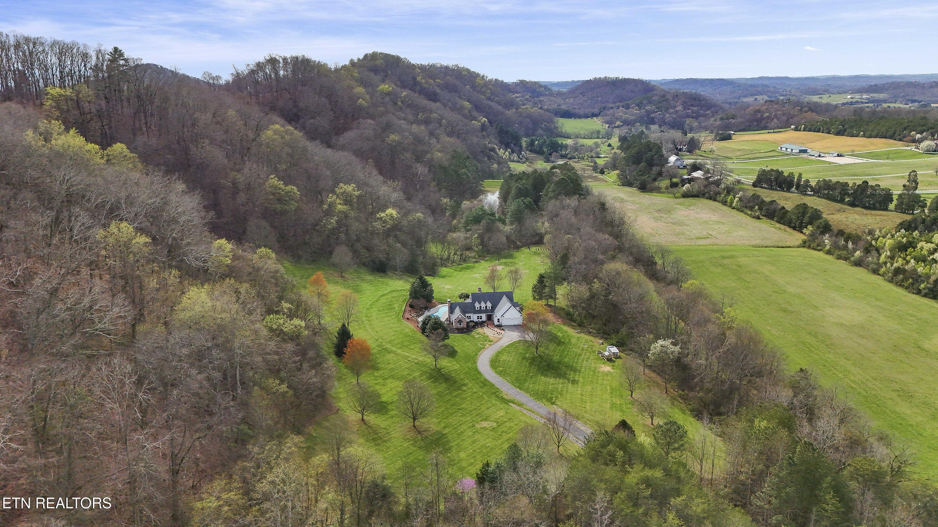 2740 Mccammon Road Rockford TN 37853