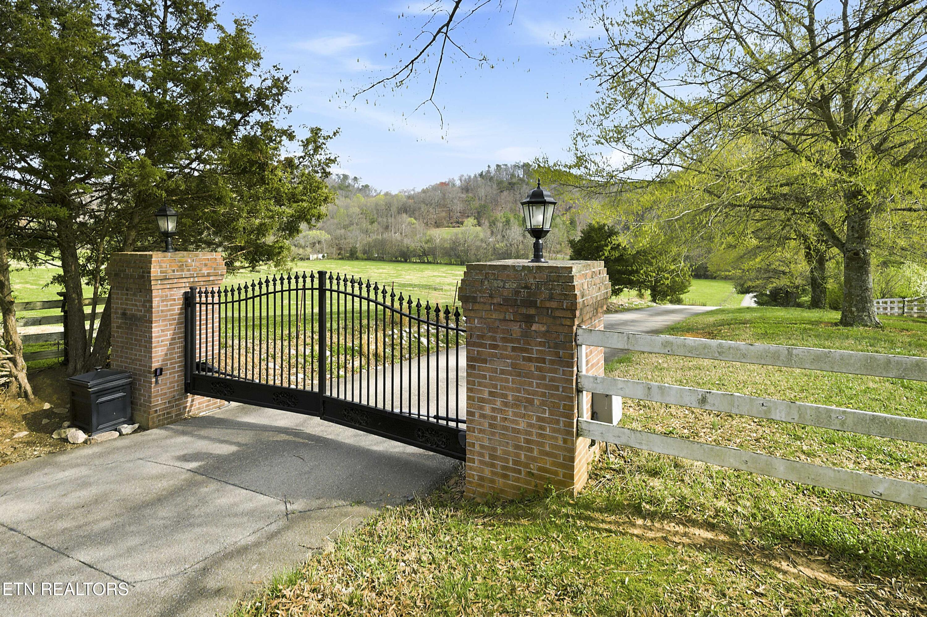 2740 Mccammon Road Rockford TN 37853