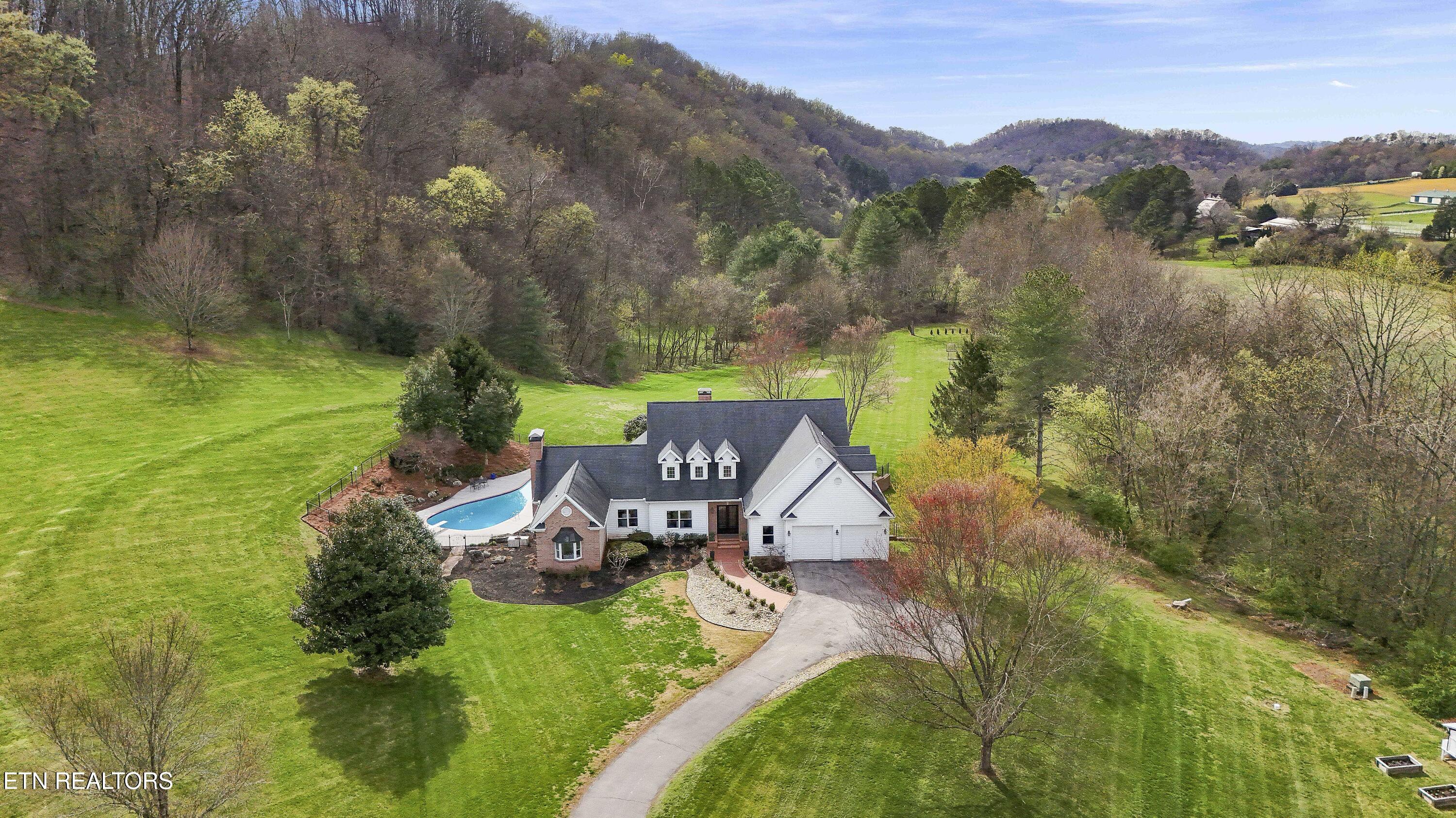2740 Mccammon Road Rockford TN 37853