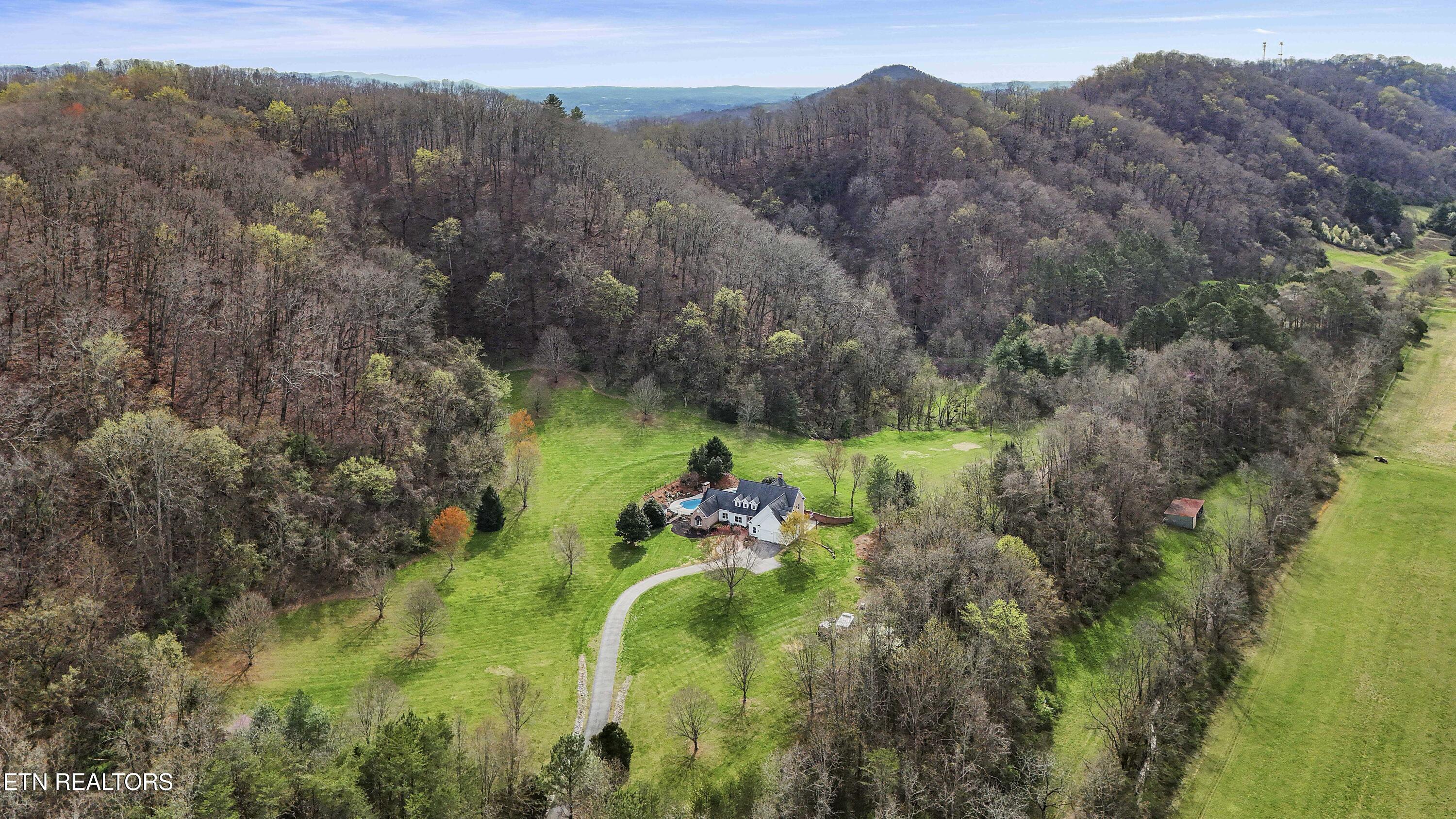 2740 Mccammon Road Rockford TN 37853