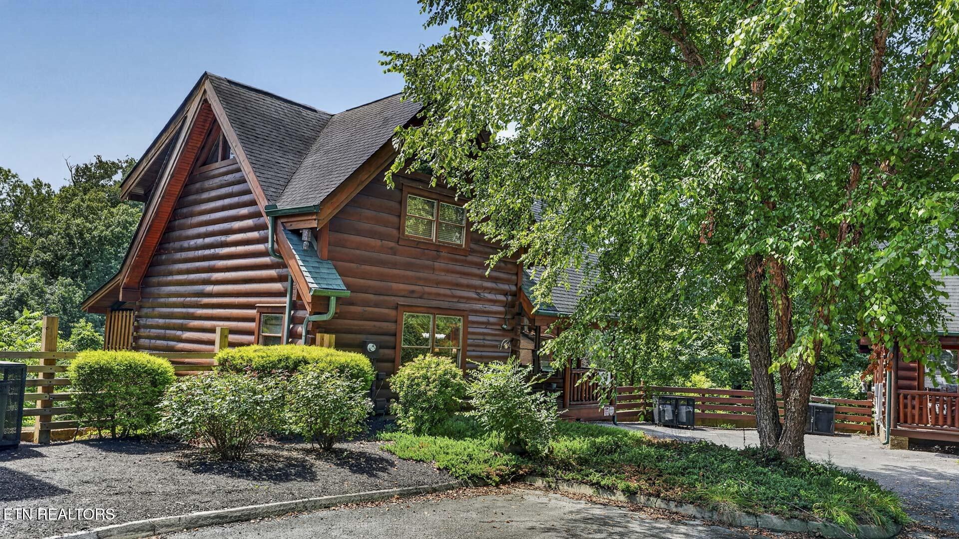 1123 Towering Oaks Drive Sevierville TN 37876