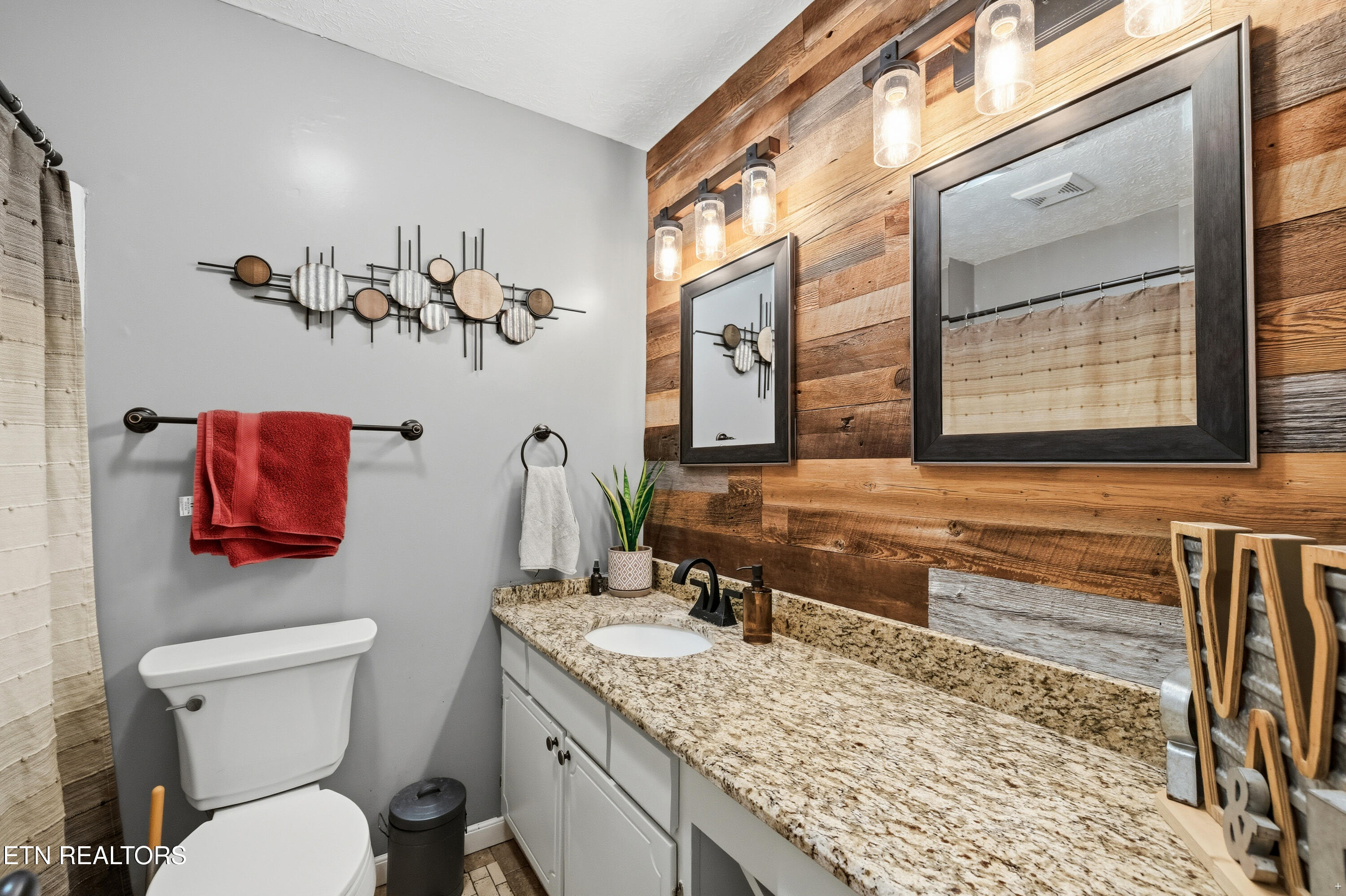 1212 Hoss Road Powell TN 37849