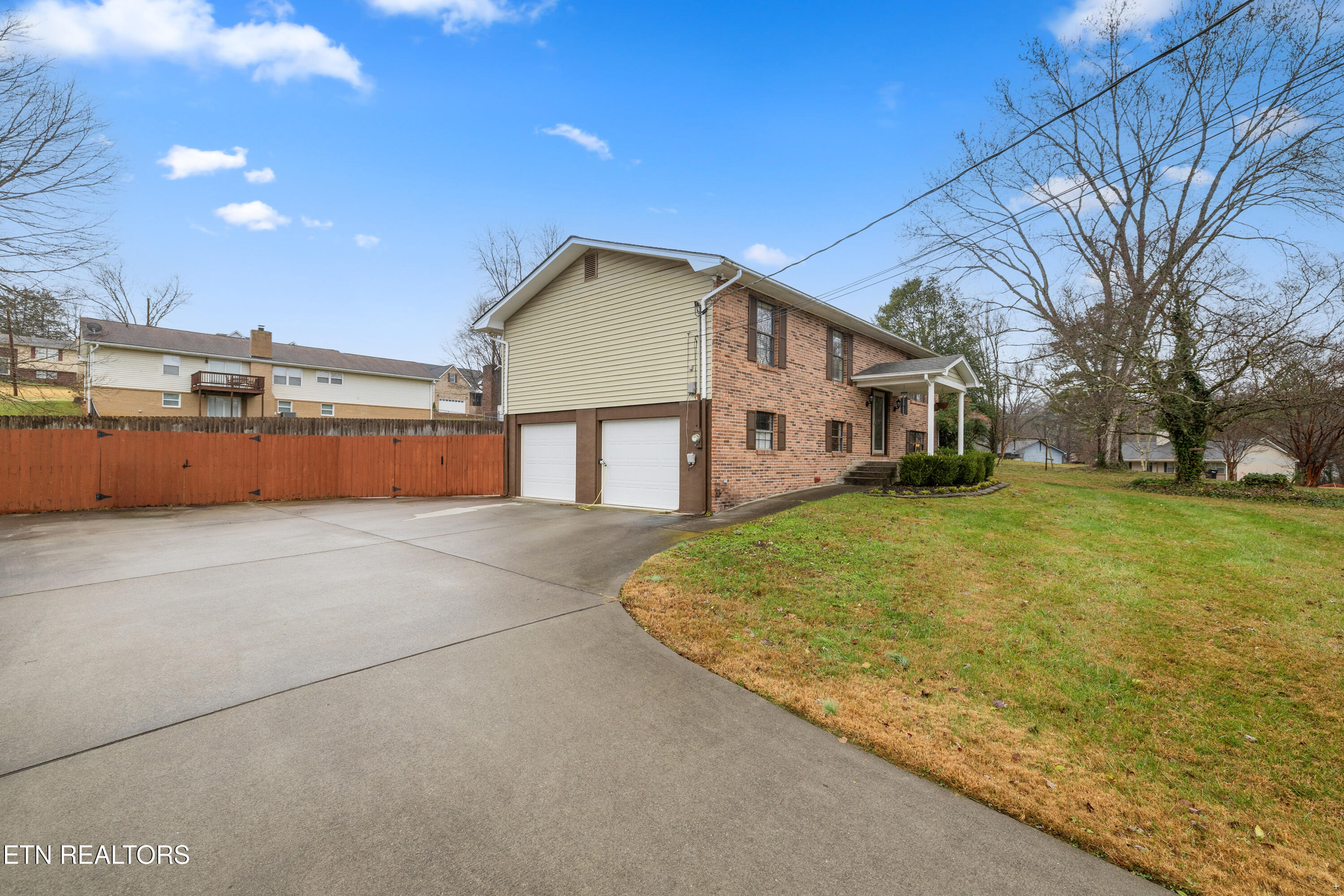 1212 Hoss Road Powell TN 37849