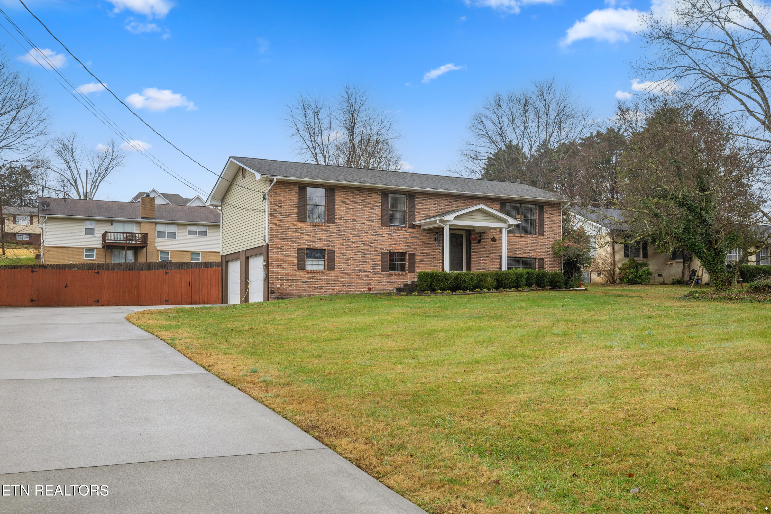 1212 Hoss Road Powell TN 37849