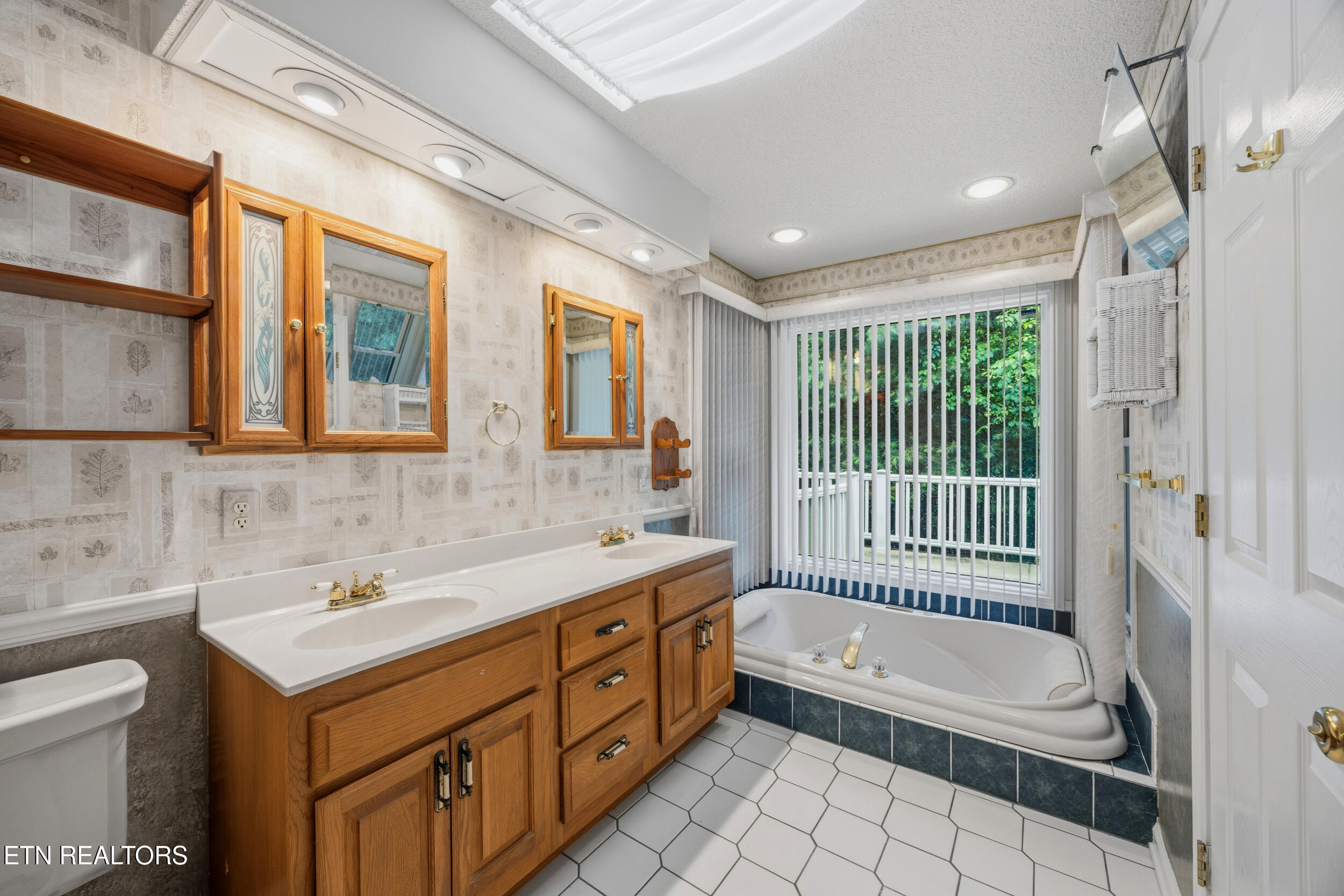 104 Flossmoor Circle Crossville TN 38558