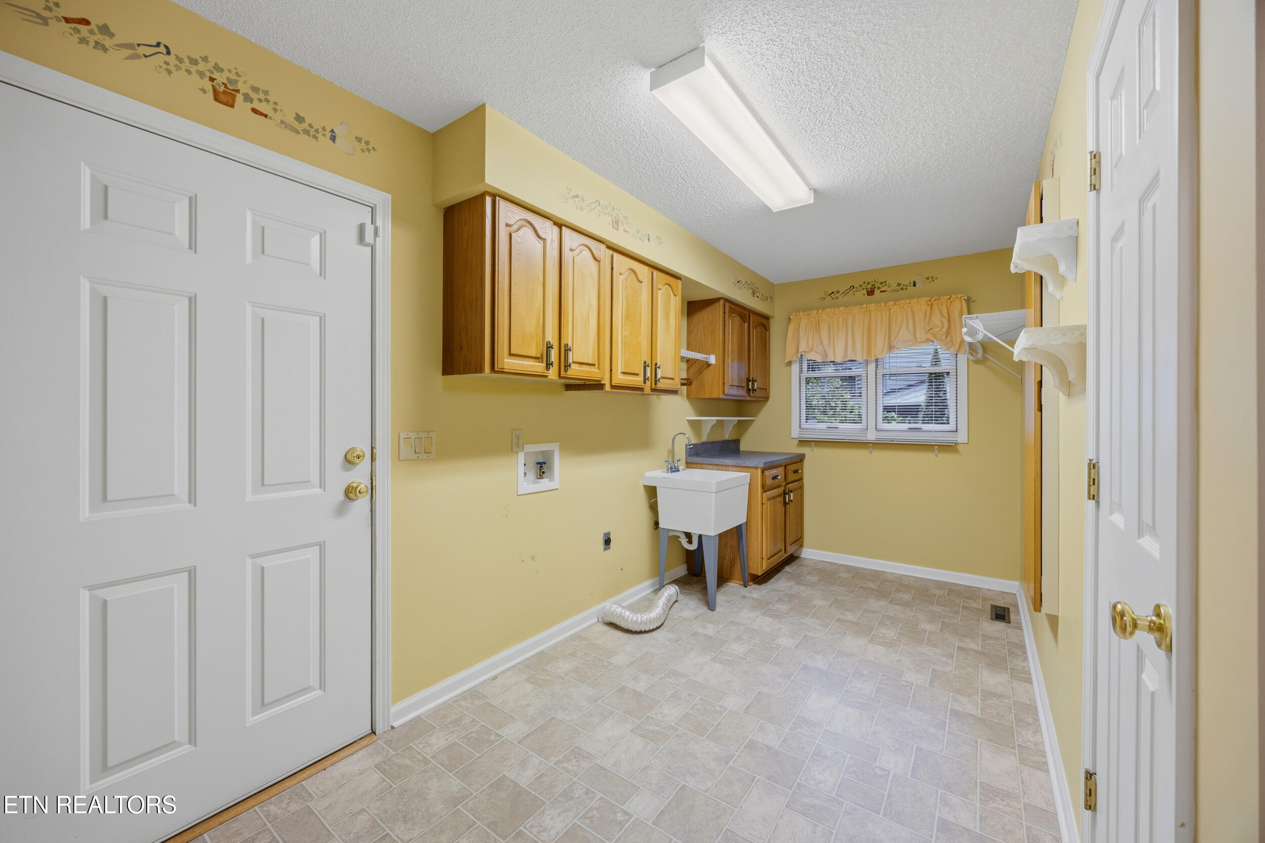 104 Flossmoor Circle Crossville TN 38558
