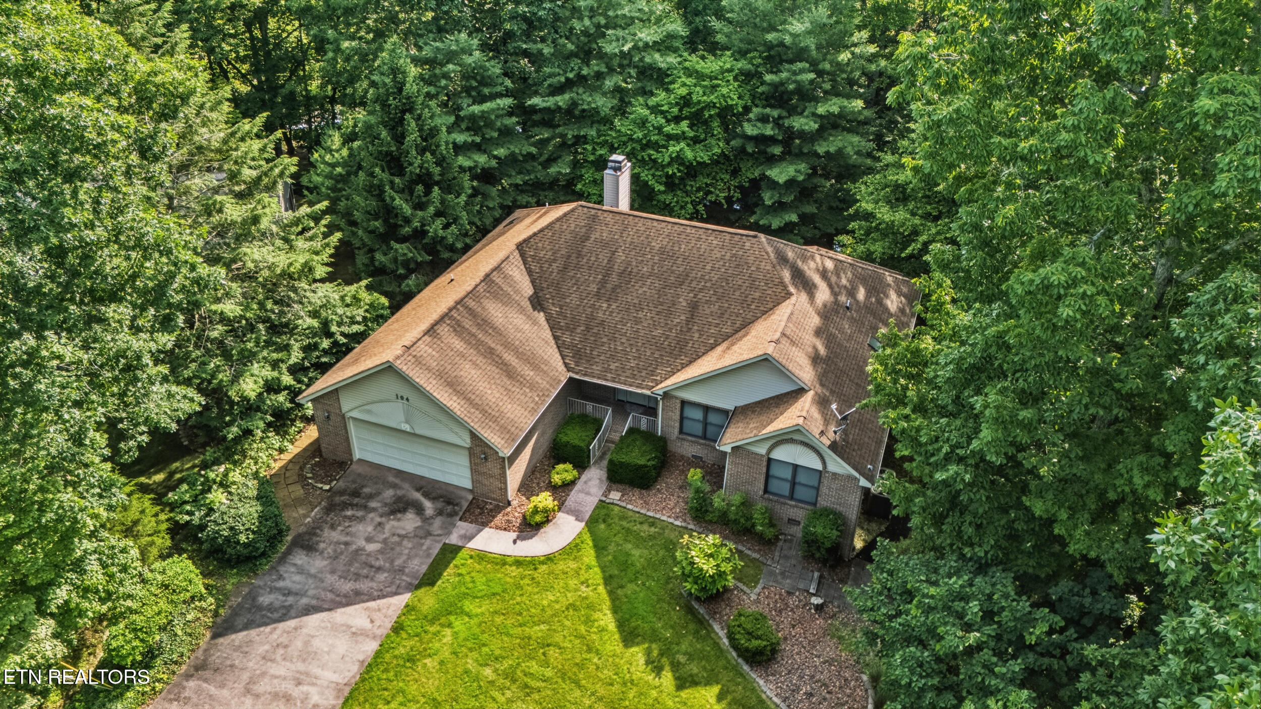 104 Flossmoor Circle Crossville TN 38558