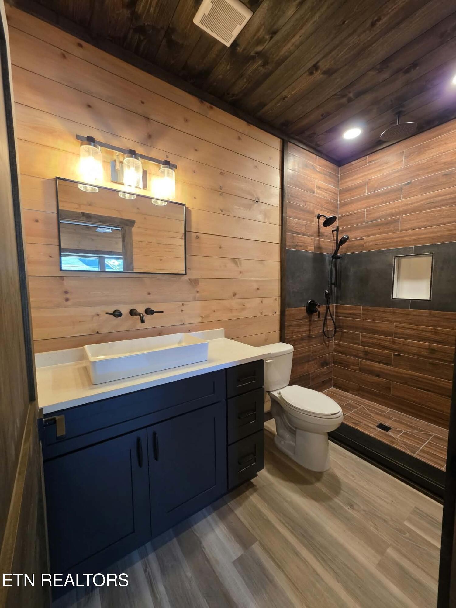 2945 Tipi Way Pigeon Forge TN 37863