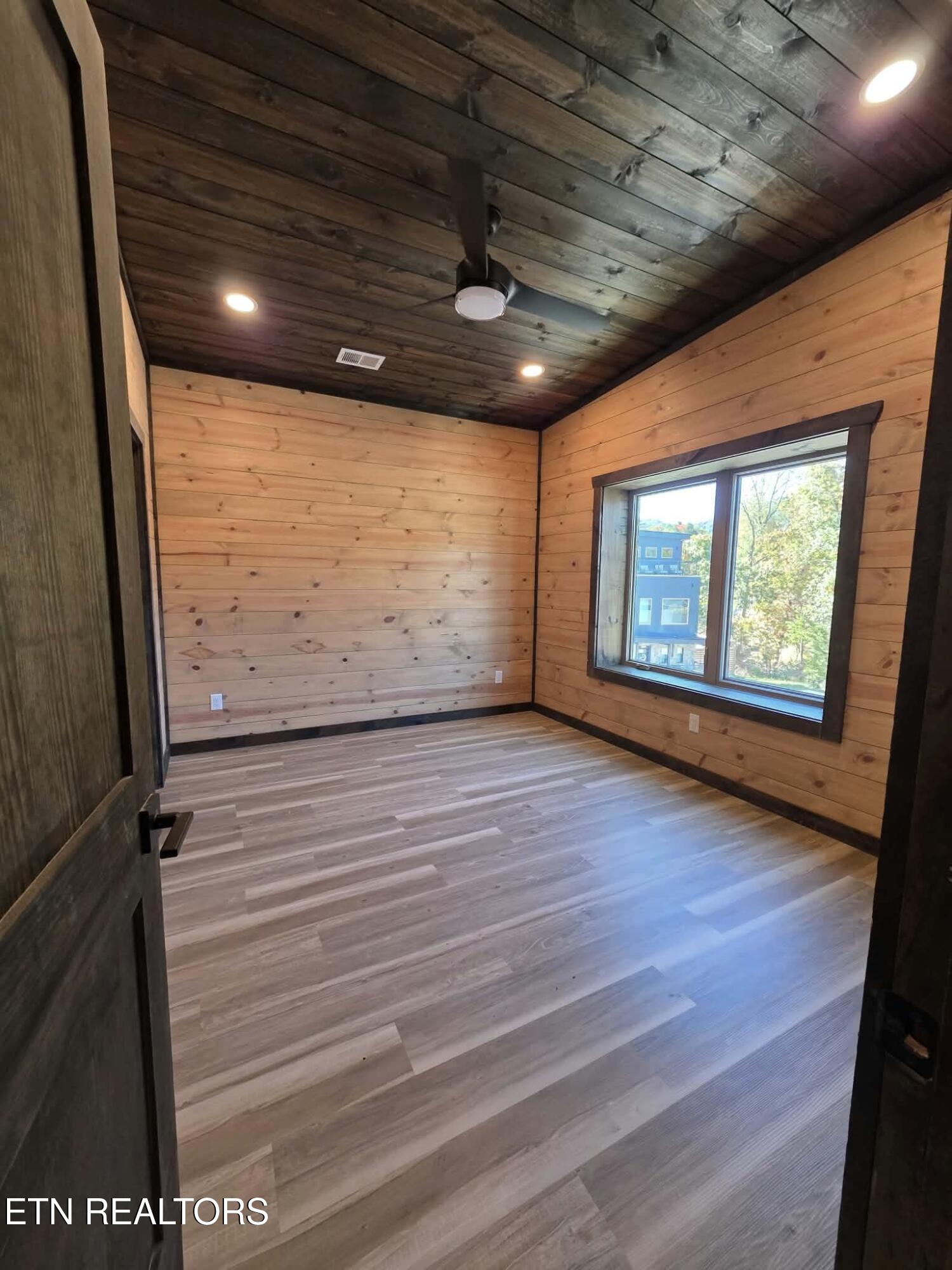2945 Tipi Way Pigeon Forge TN 37863