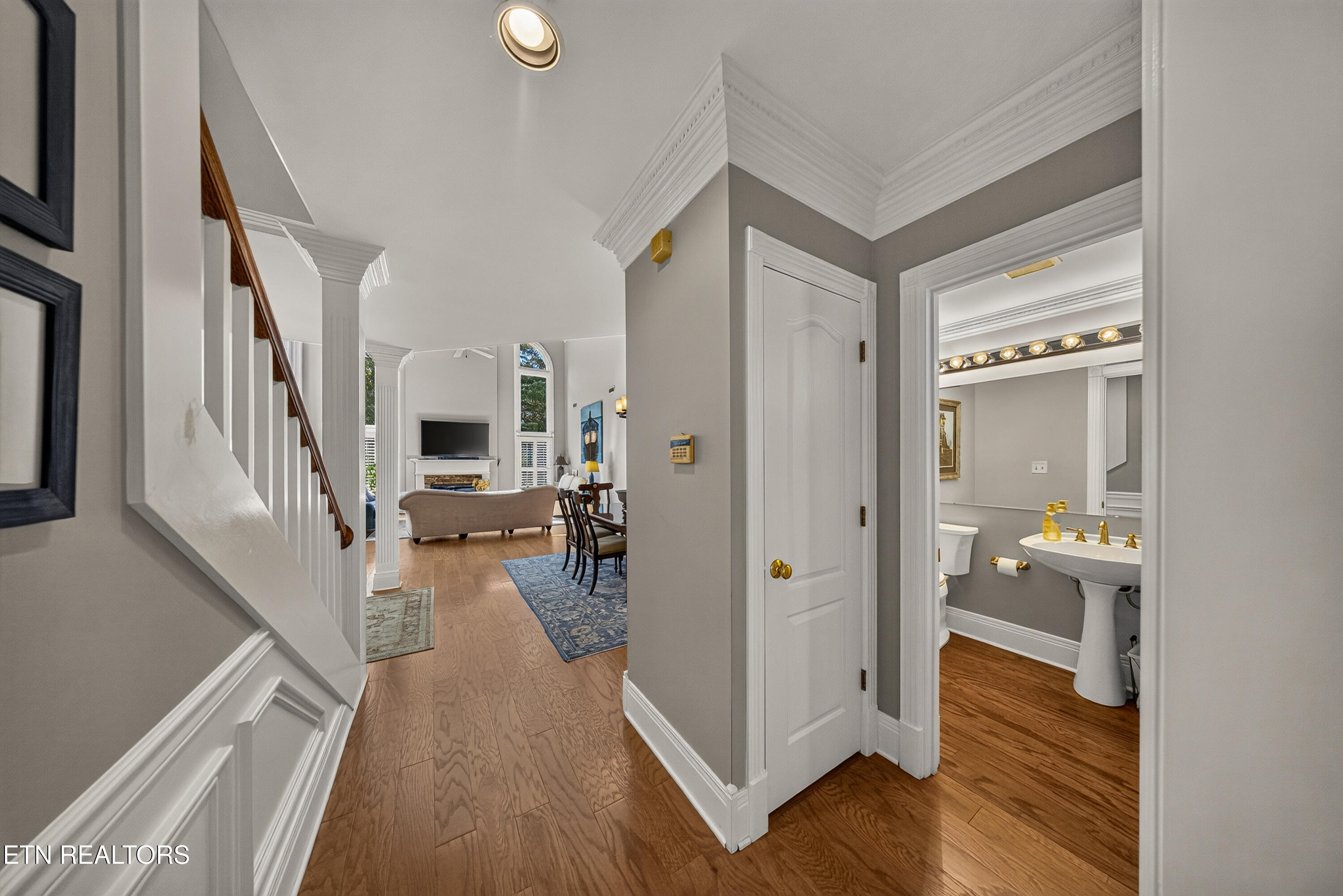 2010 Breakers Point Knoxville TN 37922