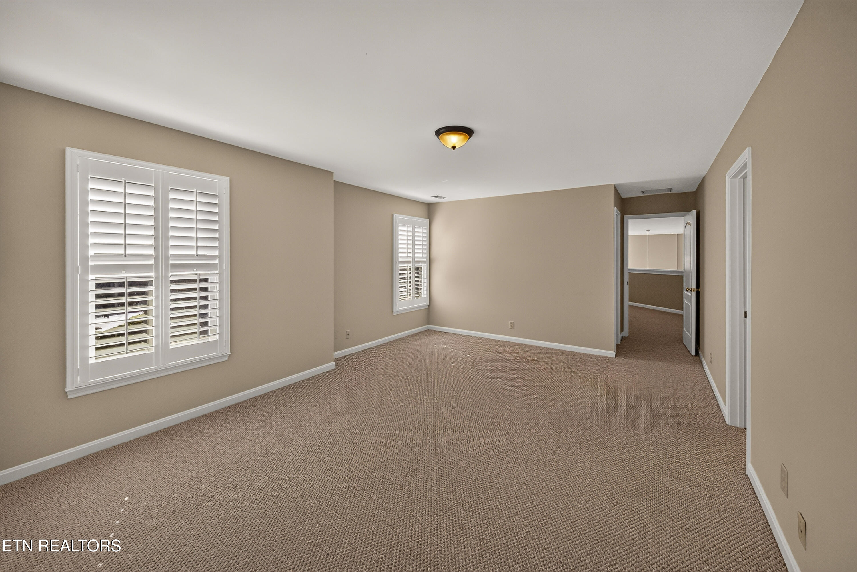 2010 Breakers Point Knoxville TN 37922