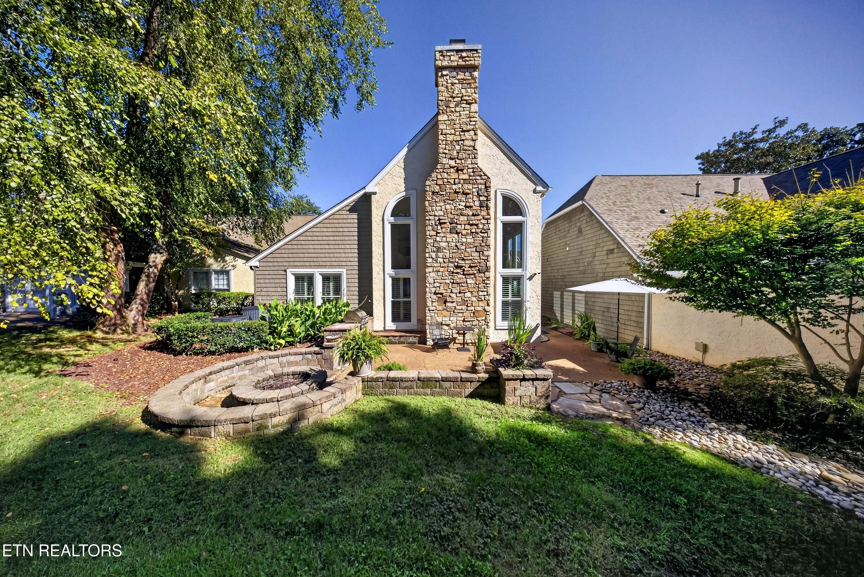 2010 Breakers Point Knoxville TN 37922