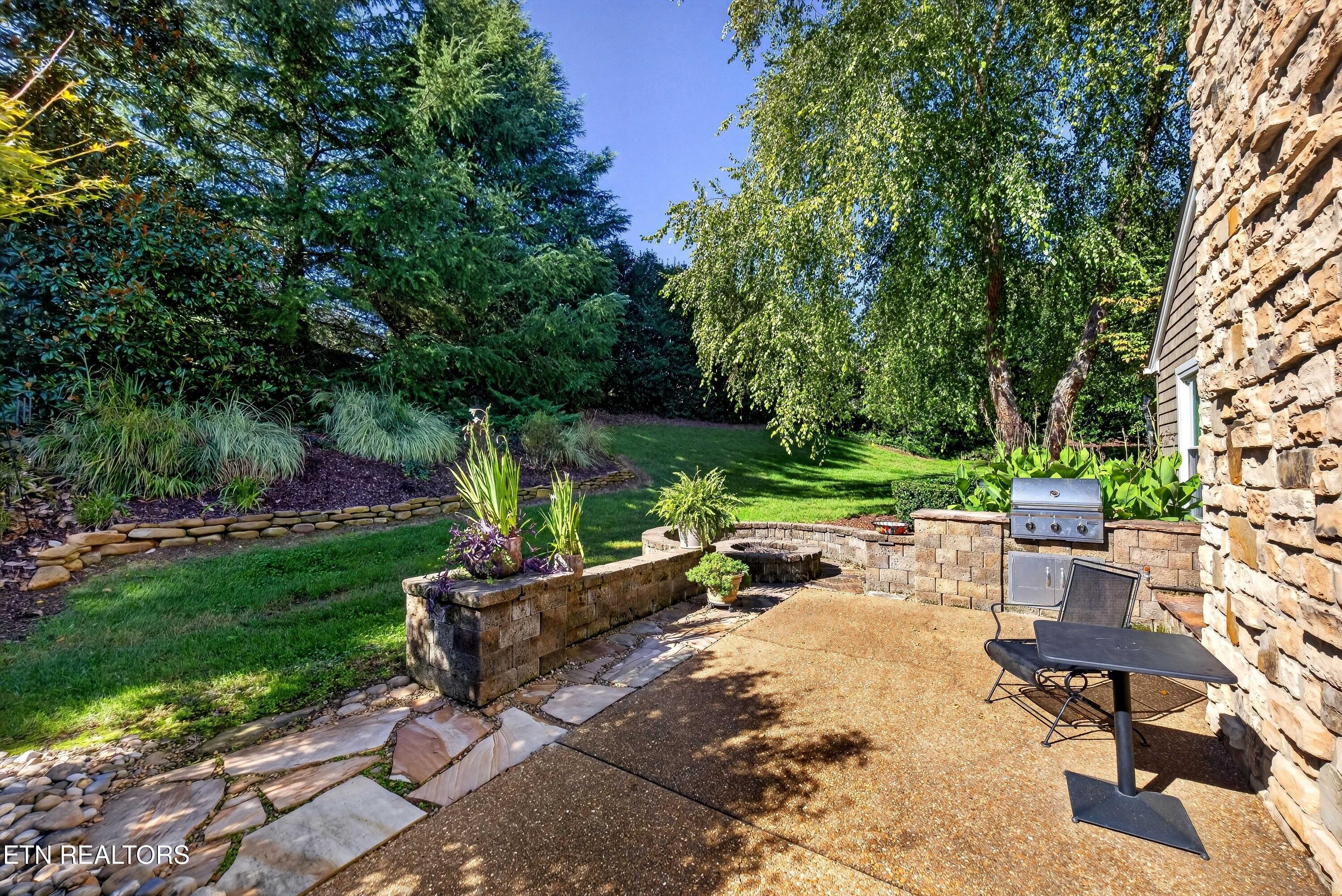 2010 Breakers Point Knoxville TN 37922