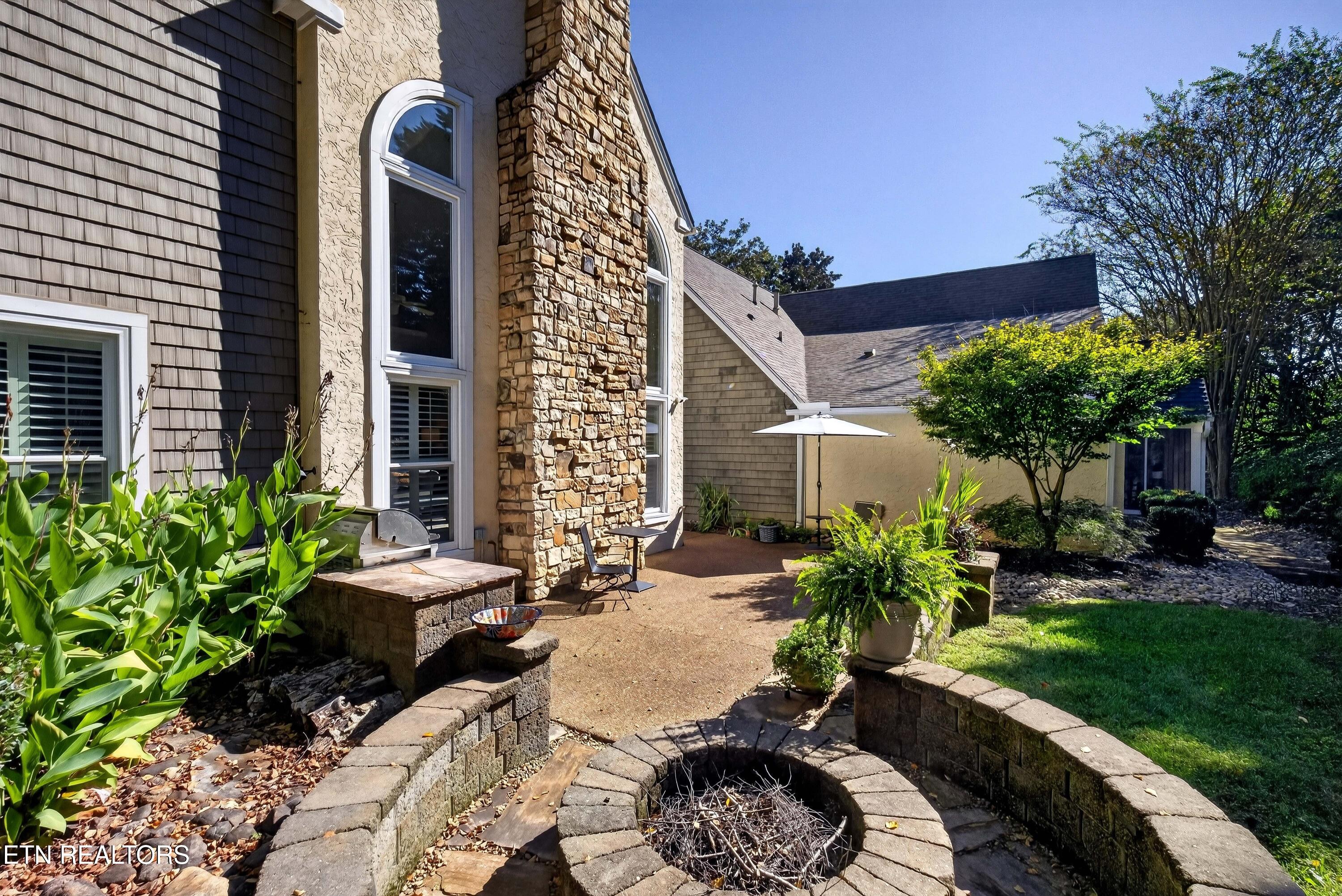 2010 Breakers Point Knoxville TN 37922