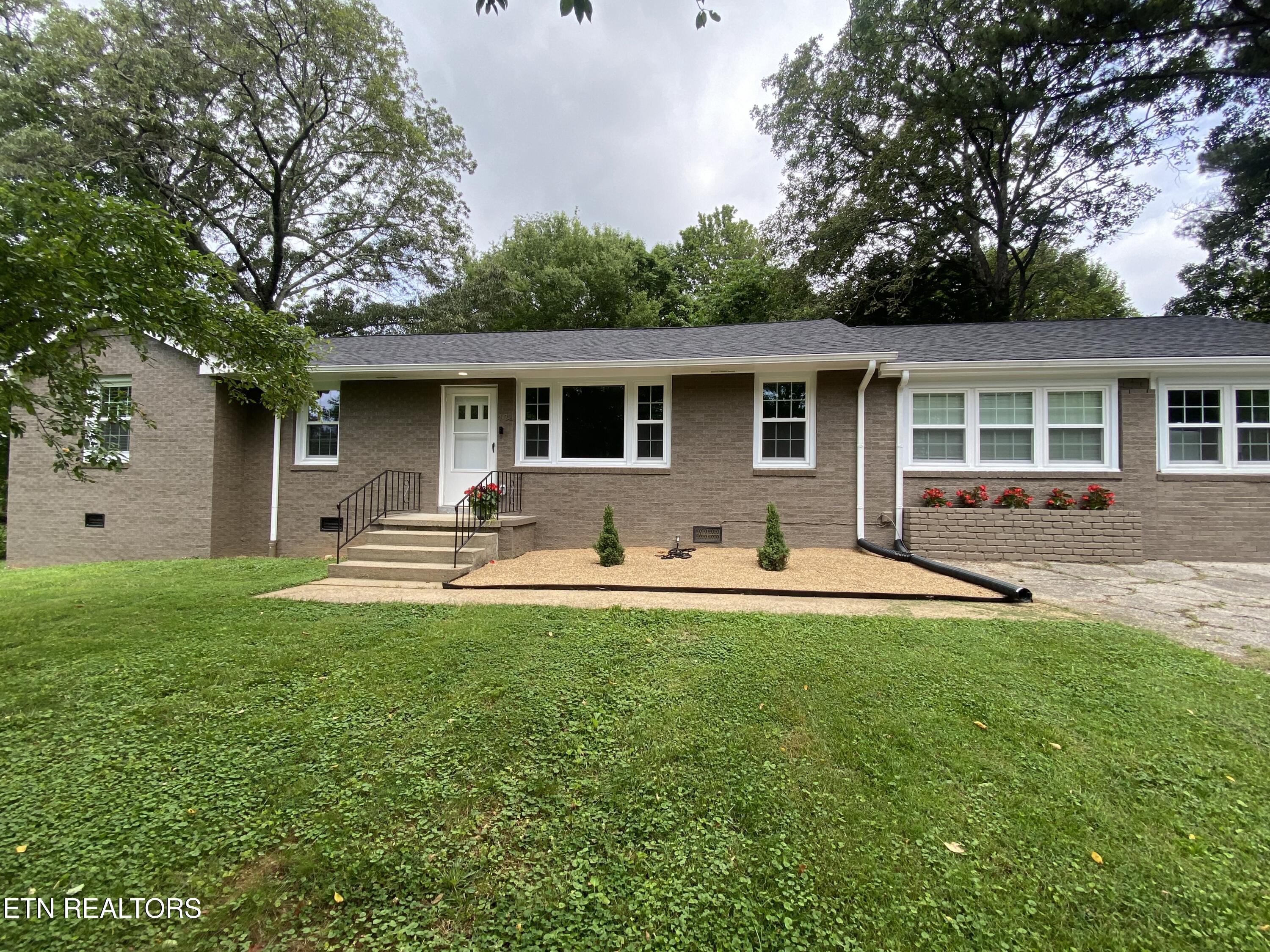 421 Oakcrest Road Knoxville TN 37912