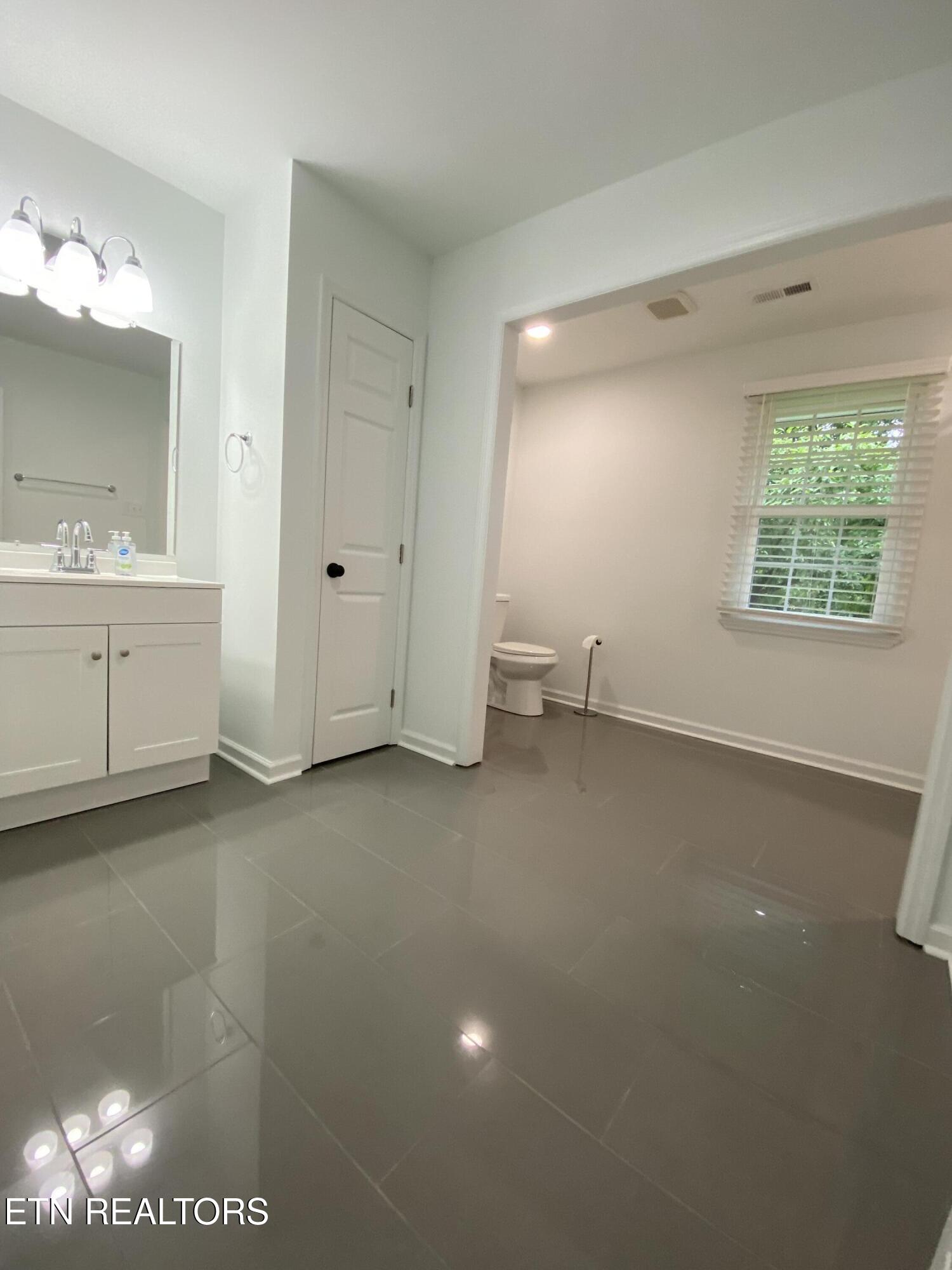 421 Oakcrest Road Knoxville TN 37912