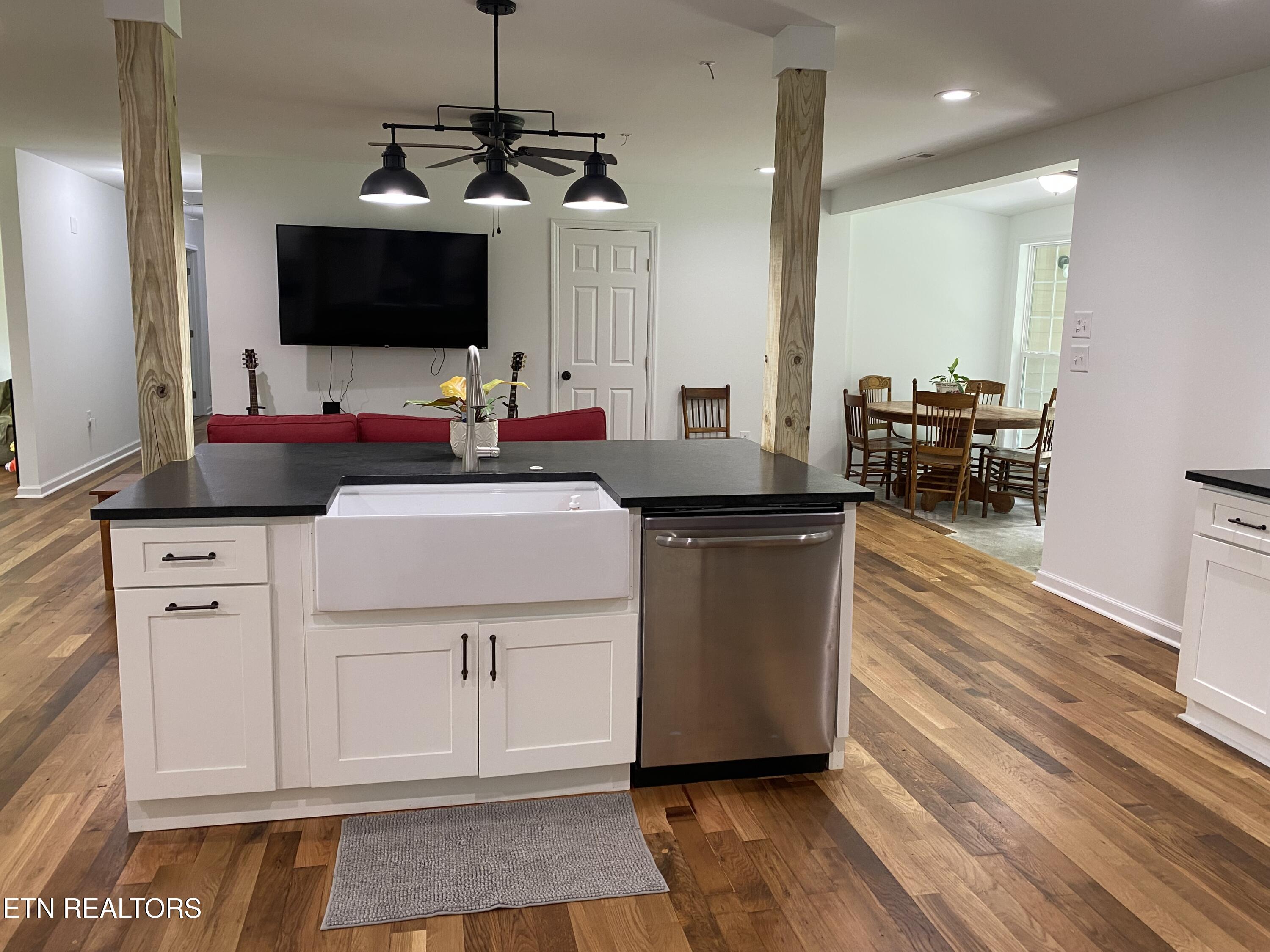 421 Oakcrest Road Knoxville TN 37912