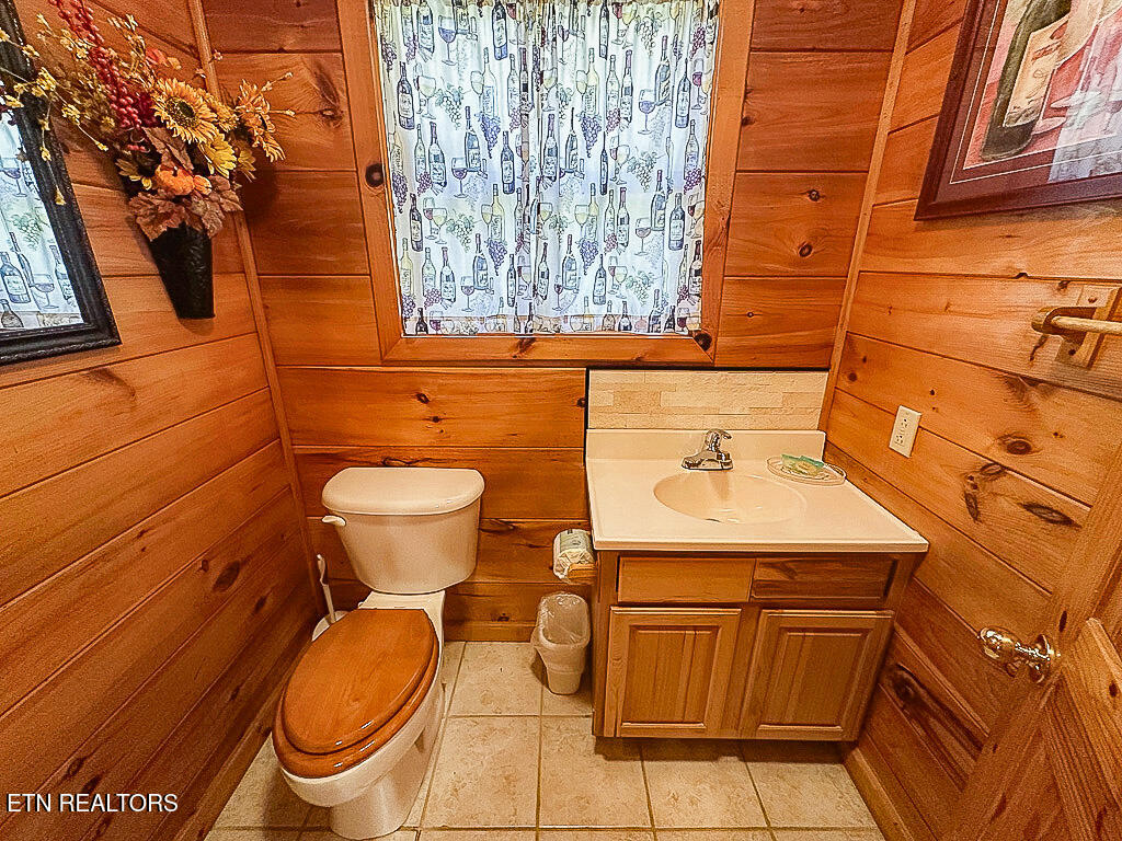 2015 Bird Ridge Road Sevierville TN 37876