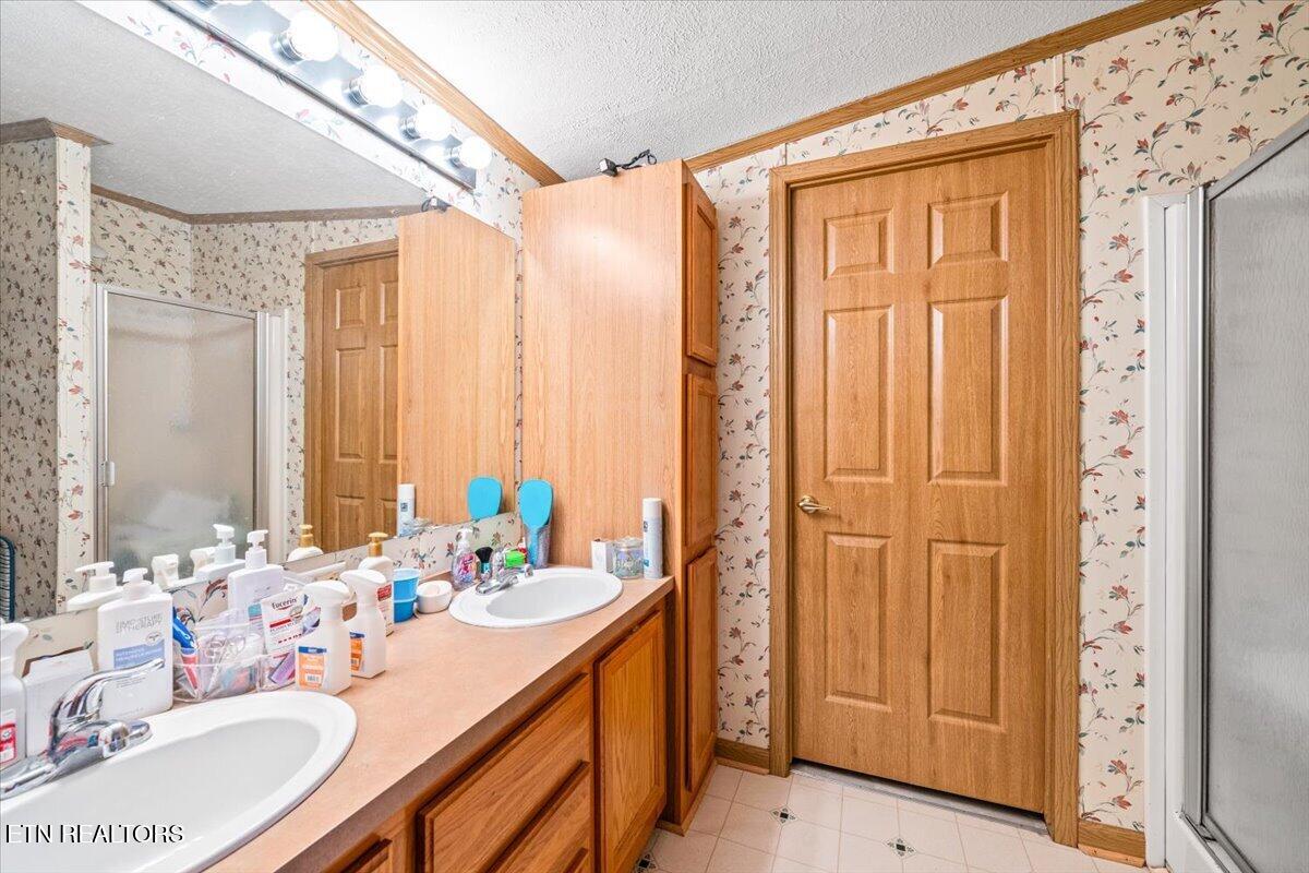 223 White Lane Caryville TN 37714