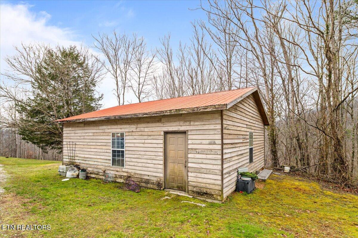 223 White Lane Caryville TN 37714