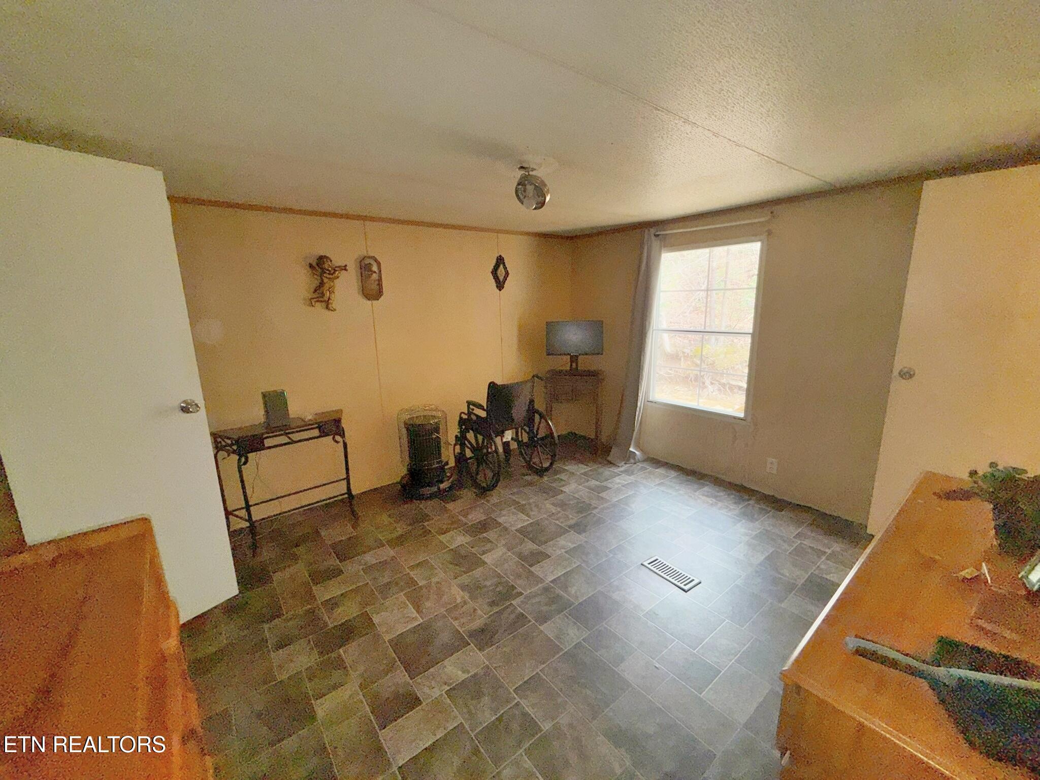 138 Pearly Ward Lane Caryville TN 37714