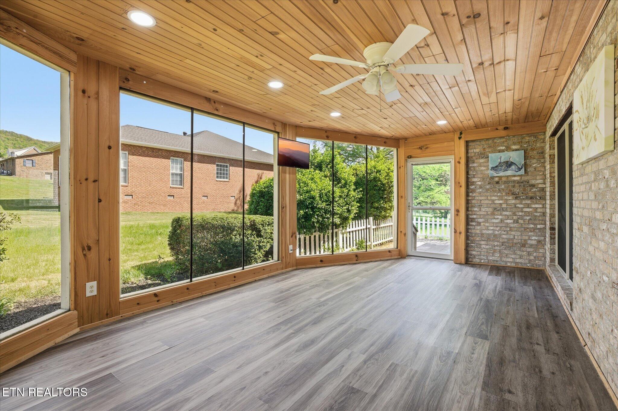 169 Perkins Lane Jacksboro TN 37757