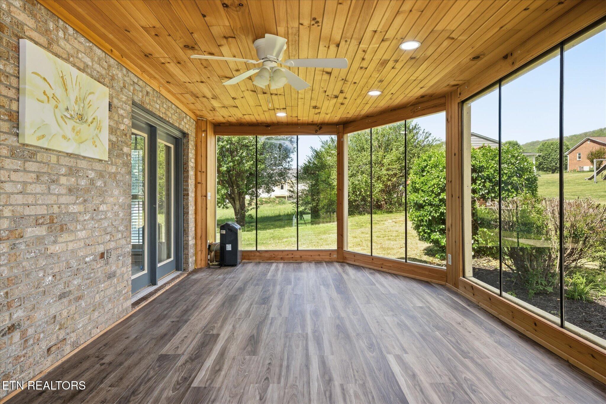 169 Perkins Lane Jacksboro TN 37757