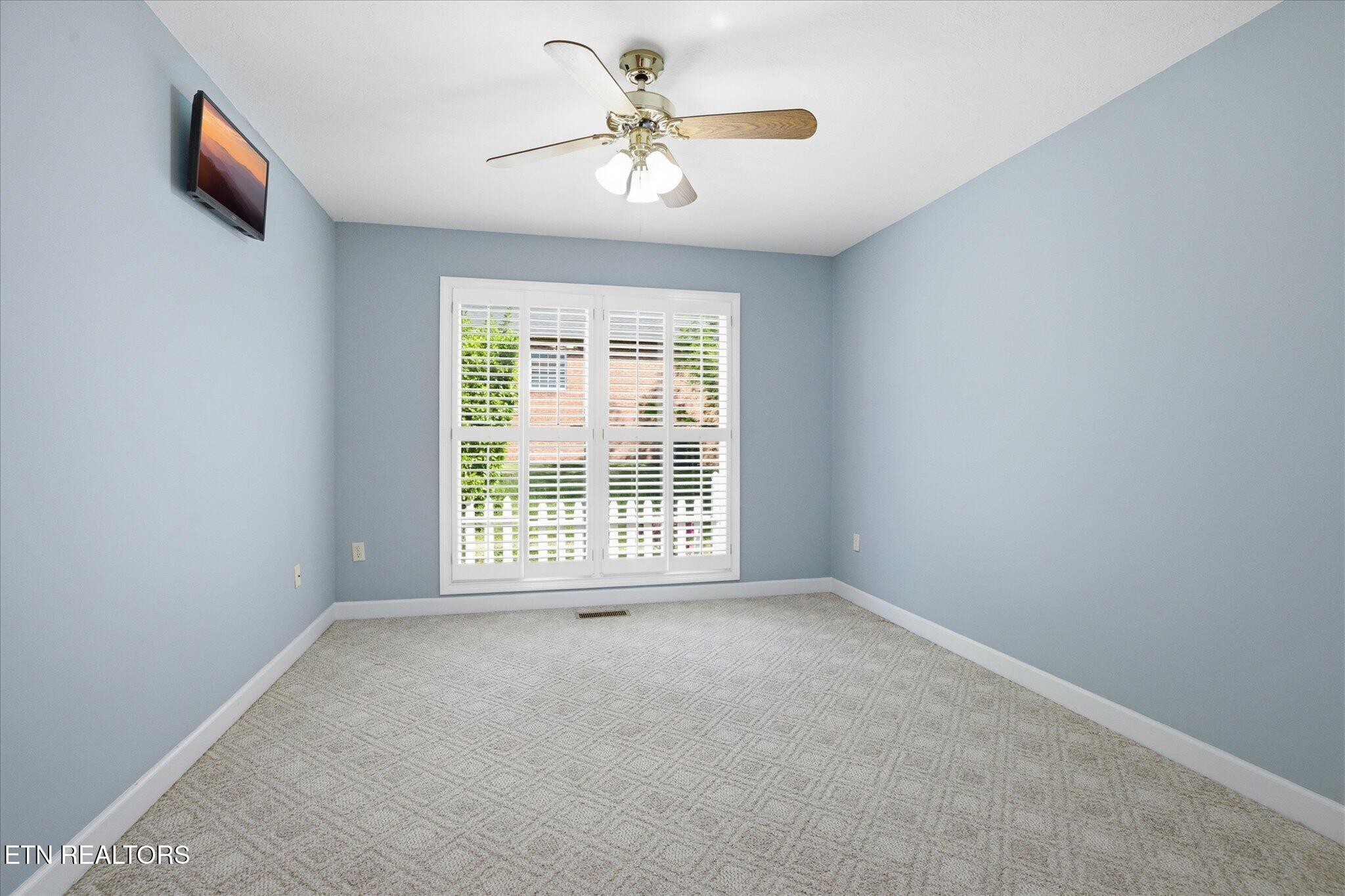 169 Perkins Lane Jacksboro TN 37757