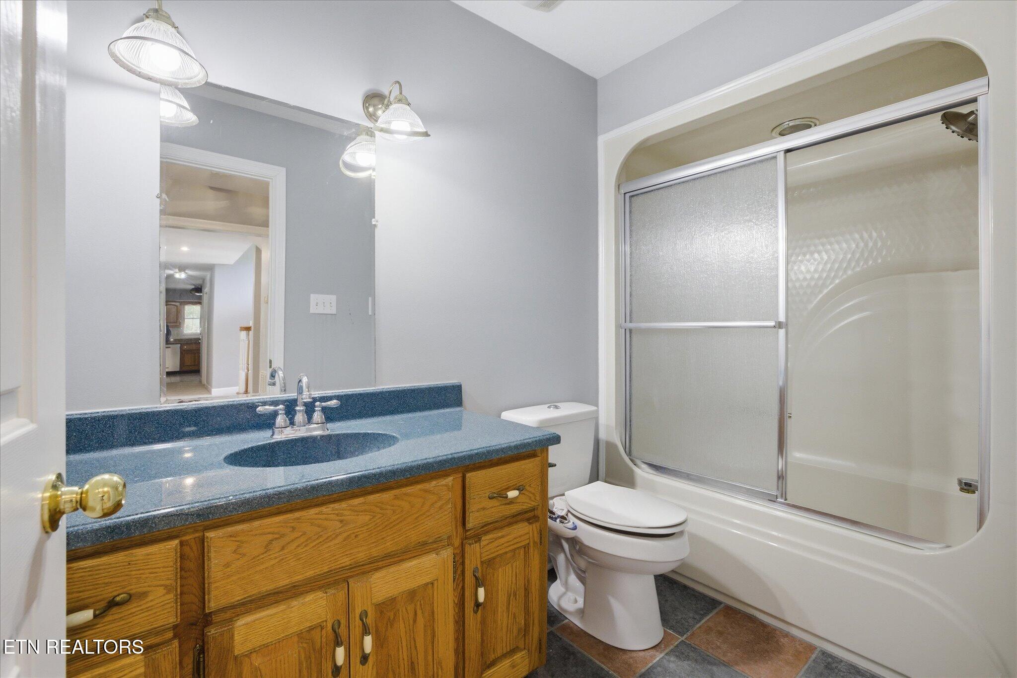 169 Perkins Lane Jacksboro TN 37757