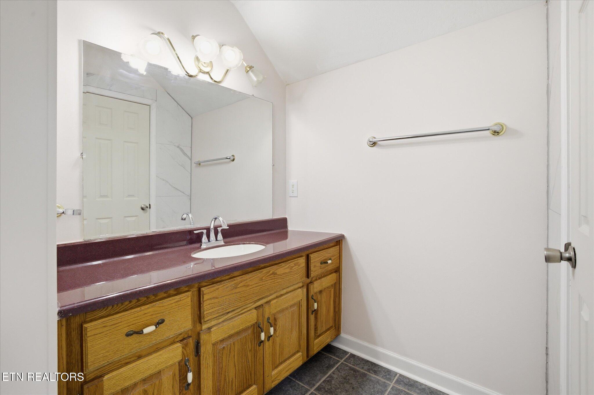 169 Perkins Lane Jacksboro TN 37757