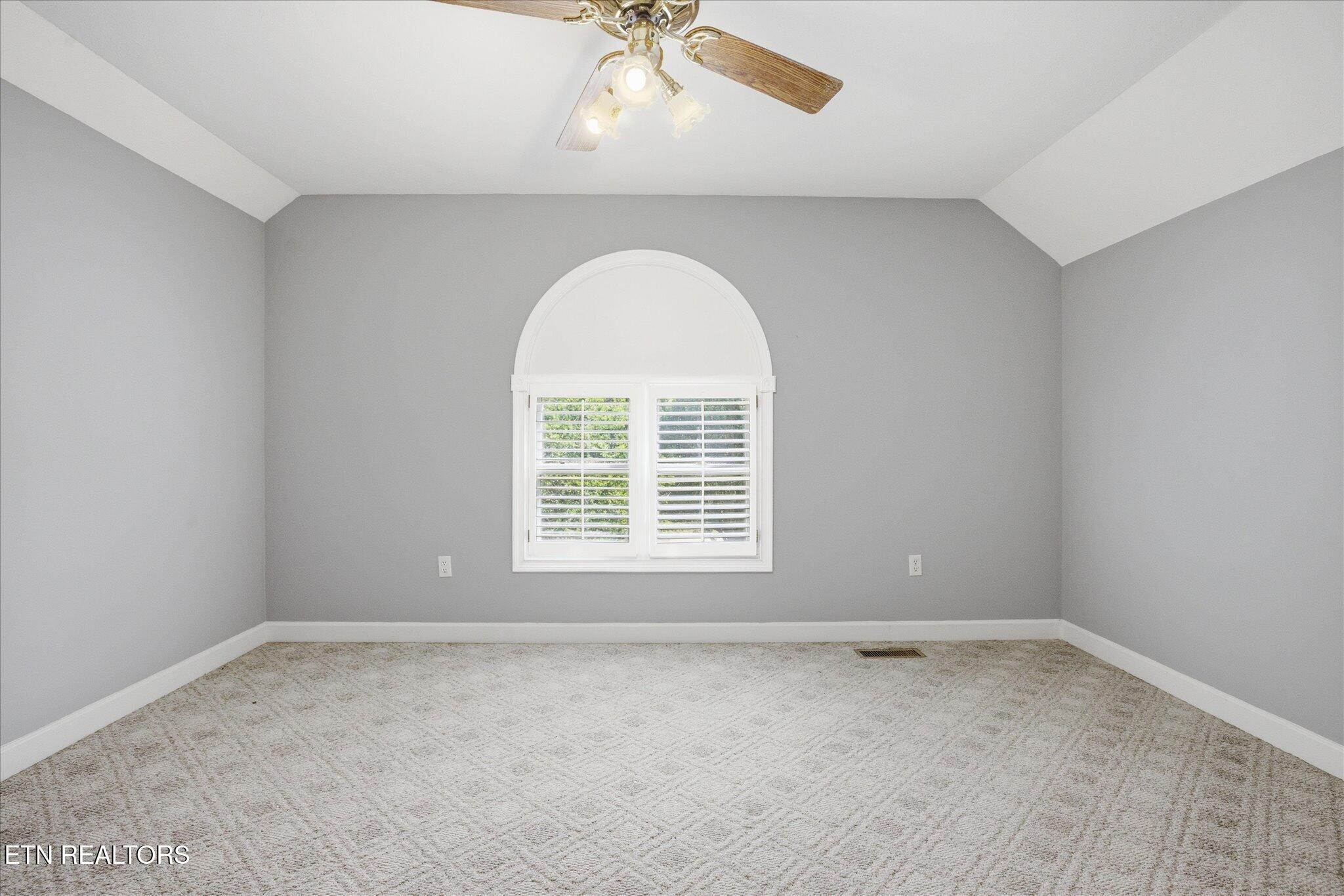 169 Perkins Lane Jacksboro TN 37757