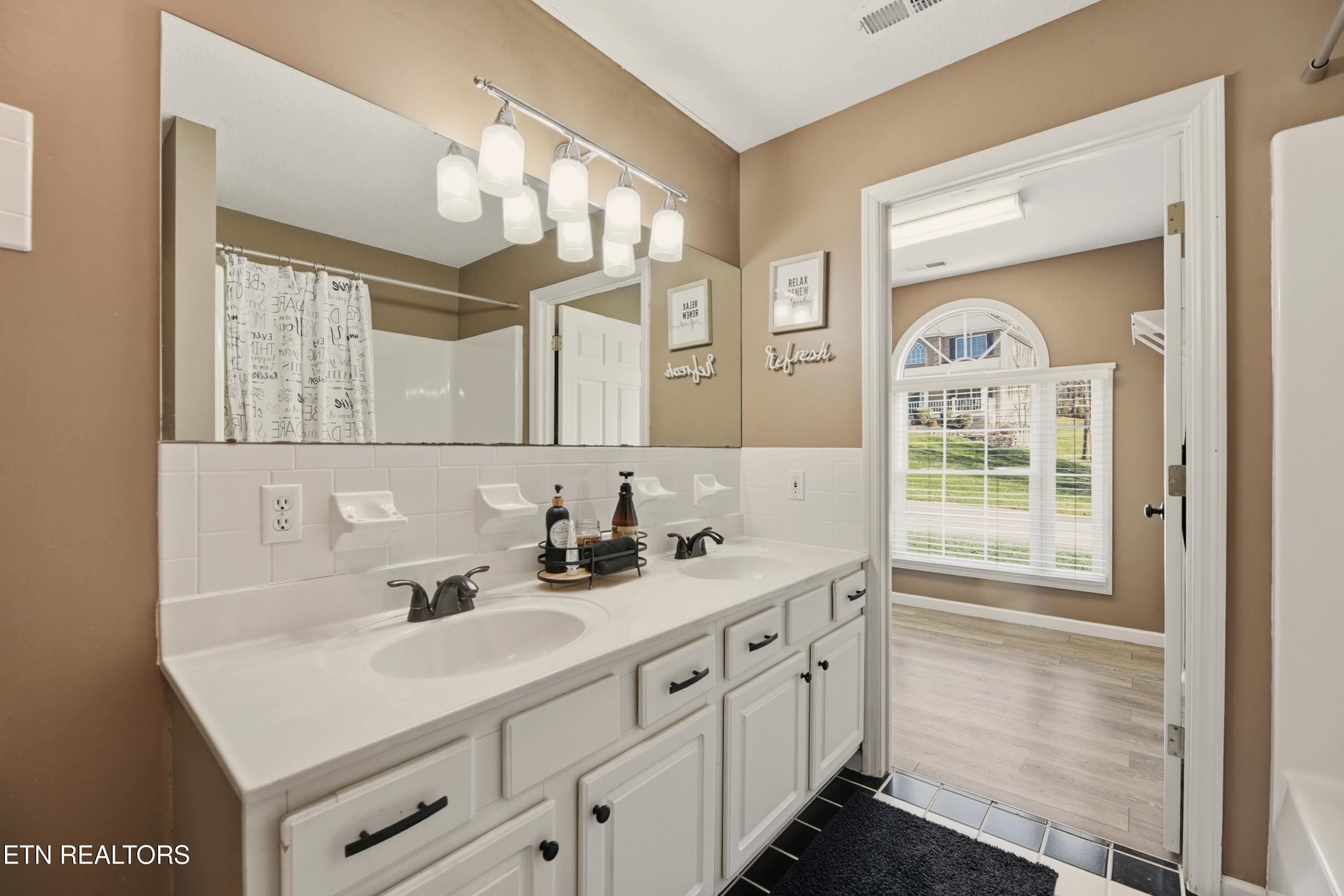 705 Valley Hill Lane Knoxville TN 37922