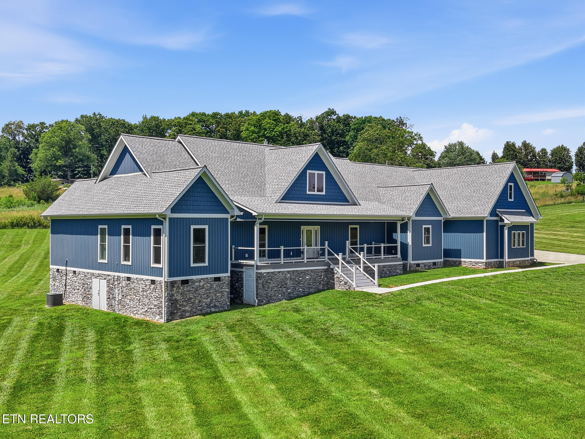 641 Zirkle Road Dandridge TN 37725