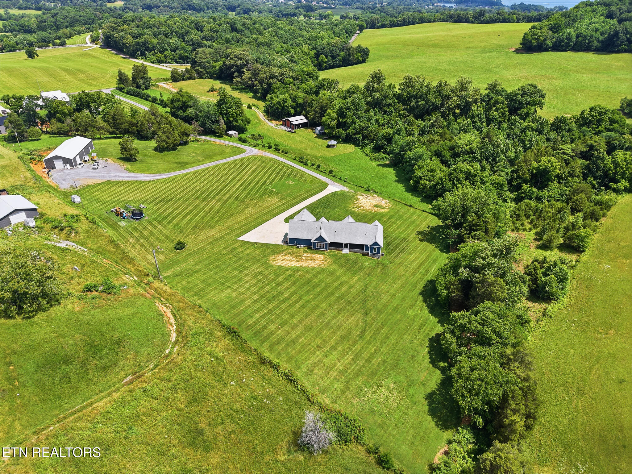 641 Zirkle Road Dandridge TN 37725