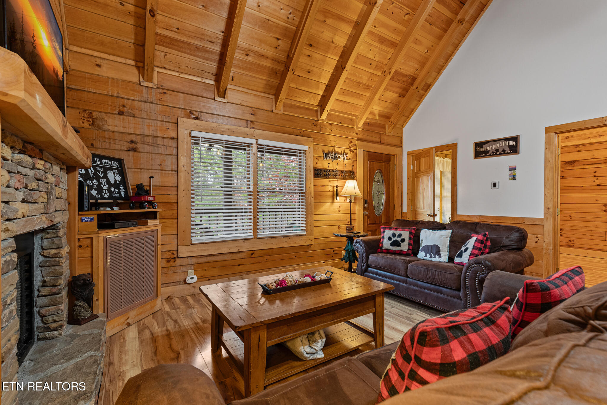 716 Golden Eagle Way Pigeon Forge TN 37863