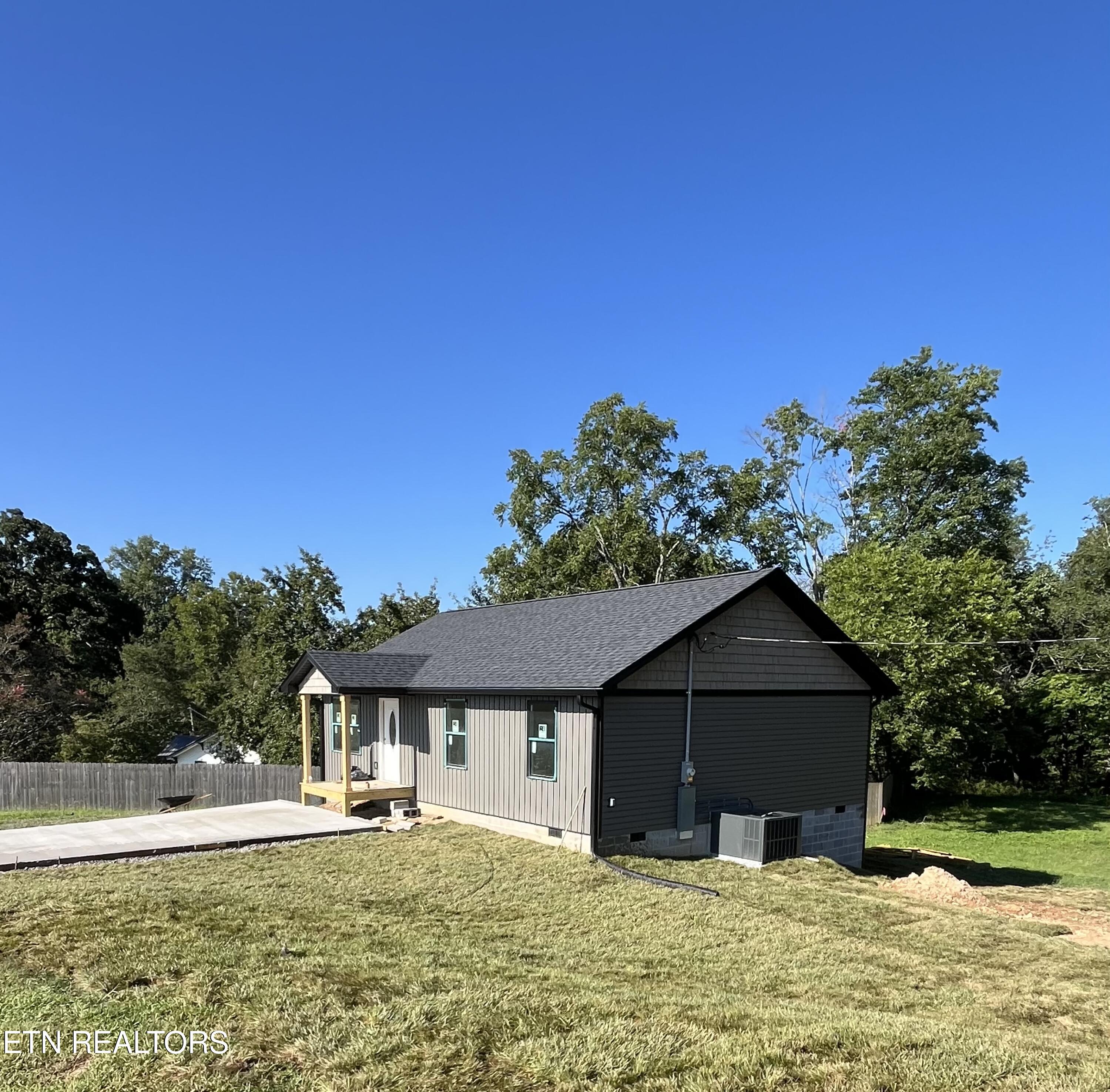 207 Long Hollow Road Clinton TN 37716