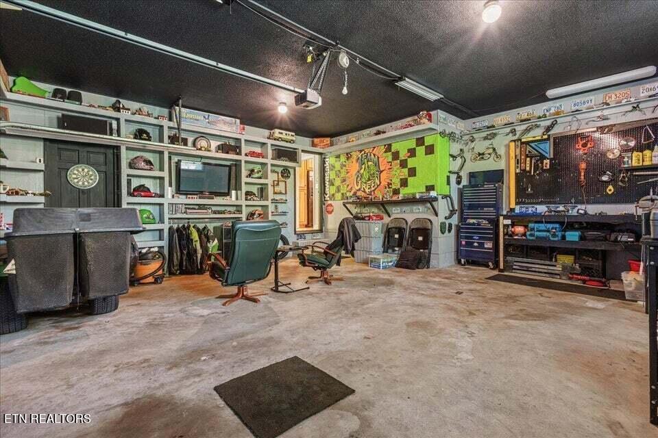 1101 Brentwood Drive Etowah TN 37331
