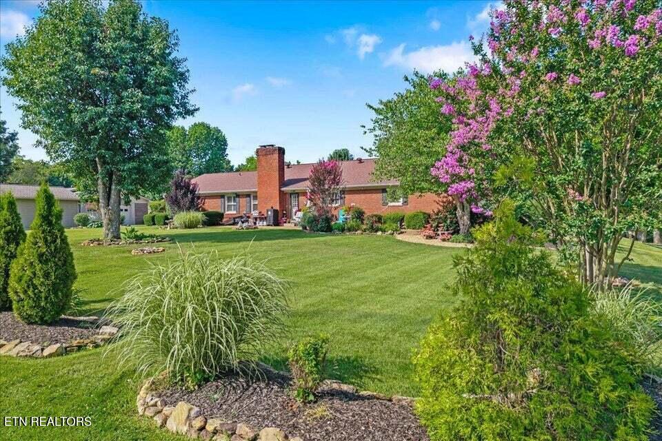 1101 Brentwood Drive Etowah TN 37331