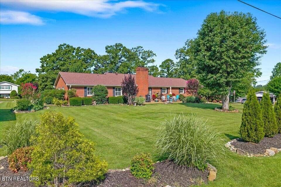 1101 Brentwood Drive Etowah TN 37331