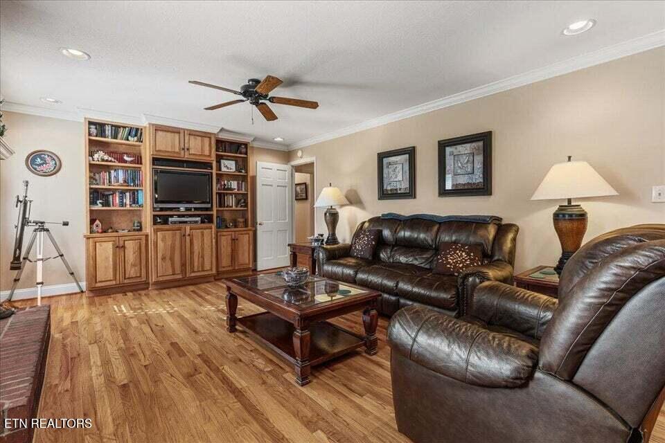 1101 Brentwood Drive Etowah TN 37331
