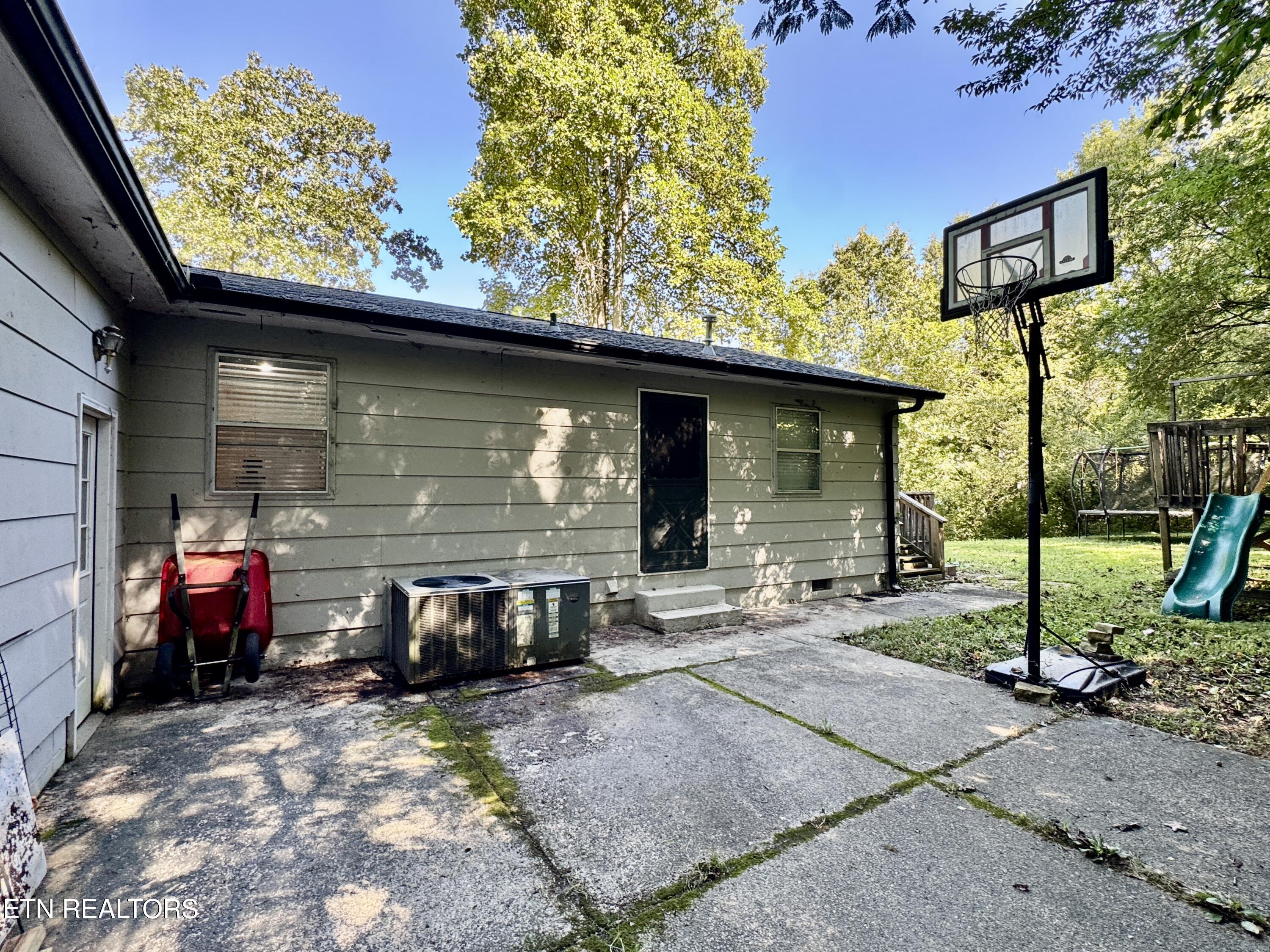 128 Bettis Lane Kingston TN 37763