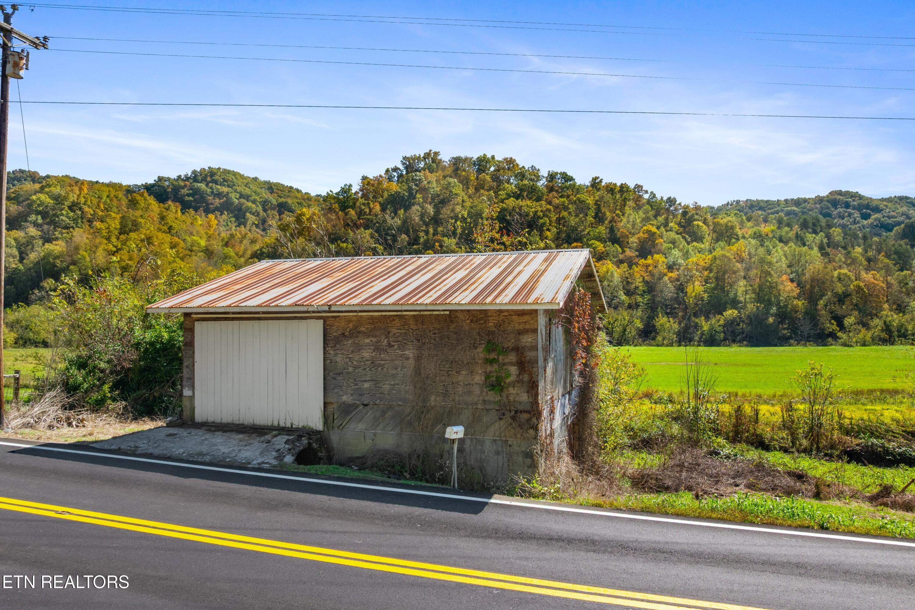 1435 Tn-33 Tazewell TN 37879