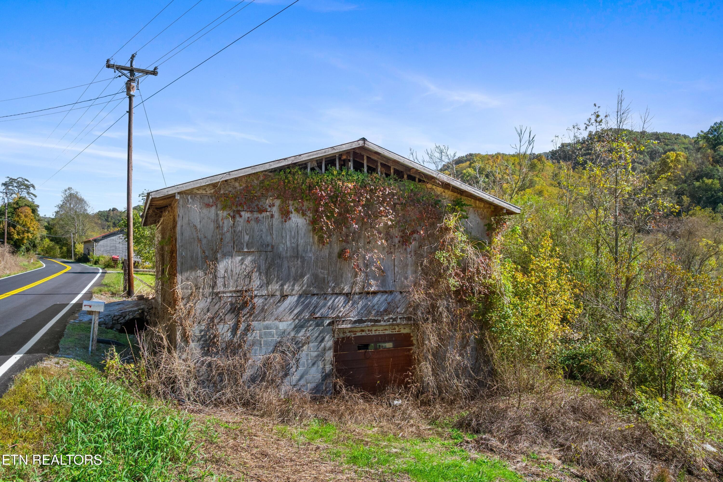 1435 Tn-33 Tazewell TN 37879