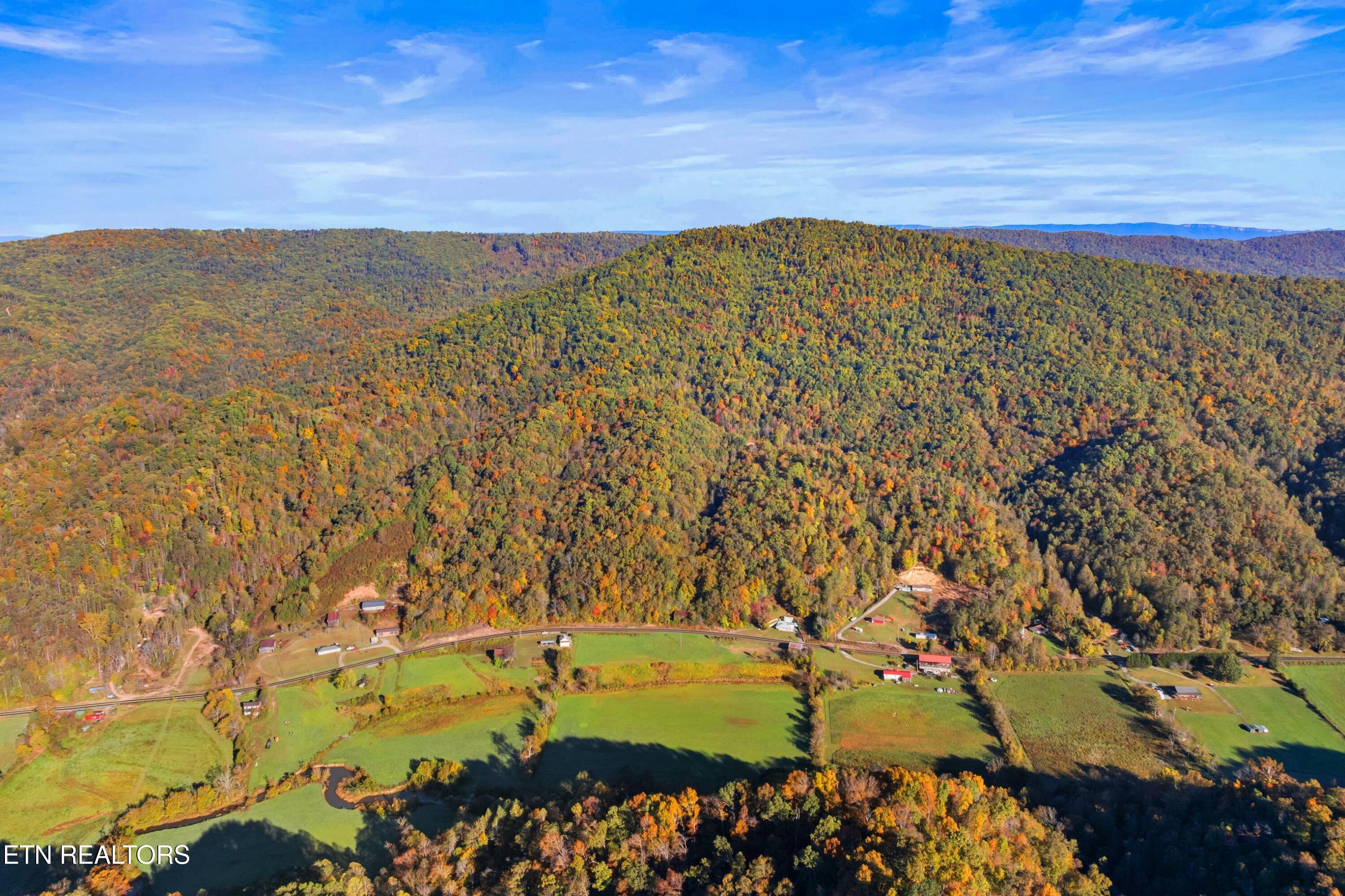 1435 Tn-33 Tazewell TN 37879