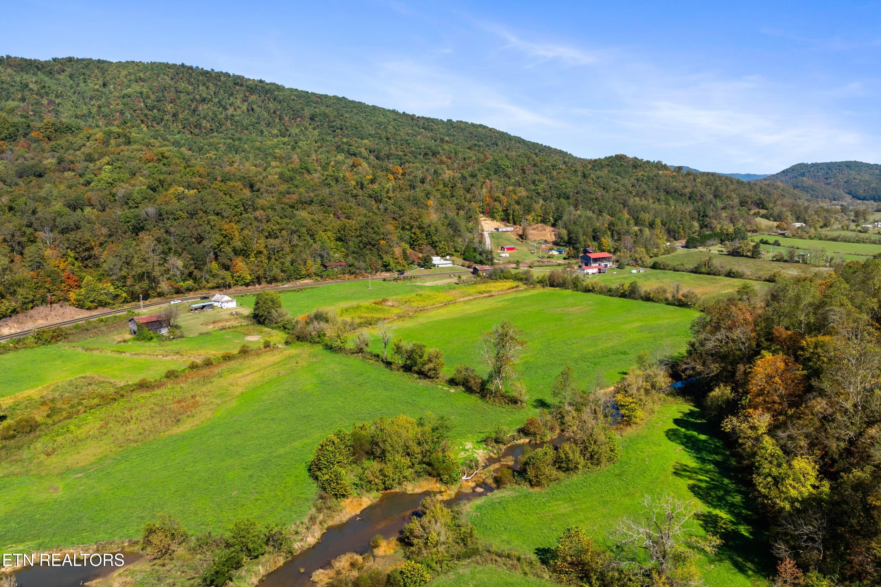 1435 Tn-33 Tazewell TN 37879