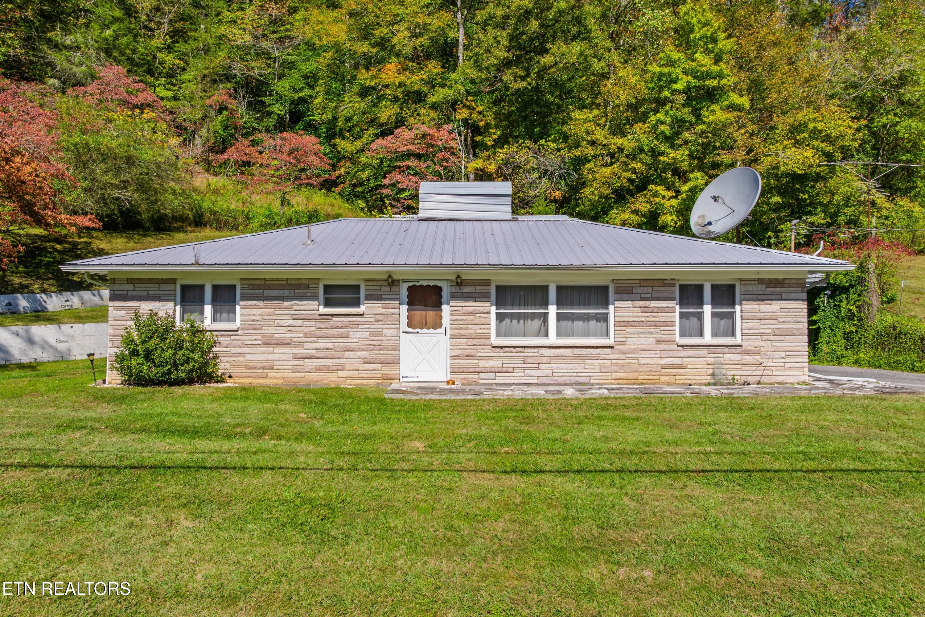 1435 Tn-33 Tazewell TN 37879