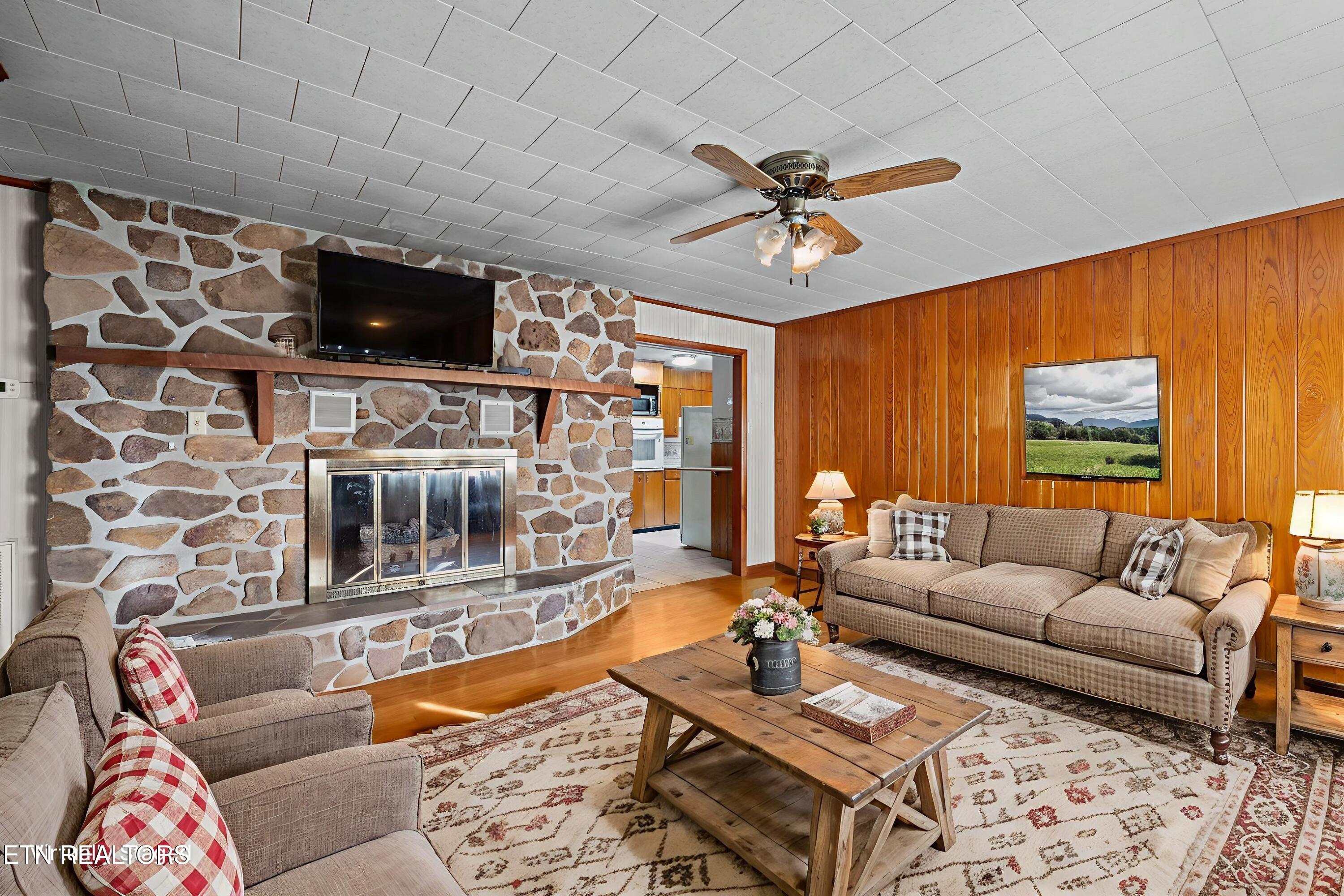 1435 Tn-33 Tazewell TN 37879