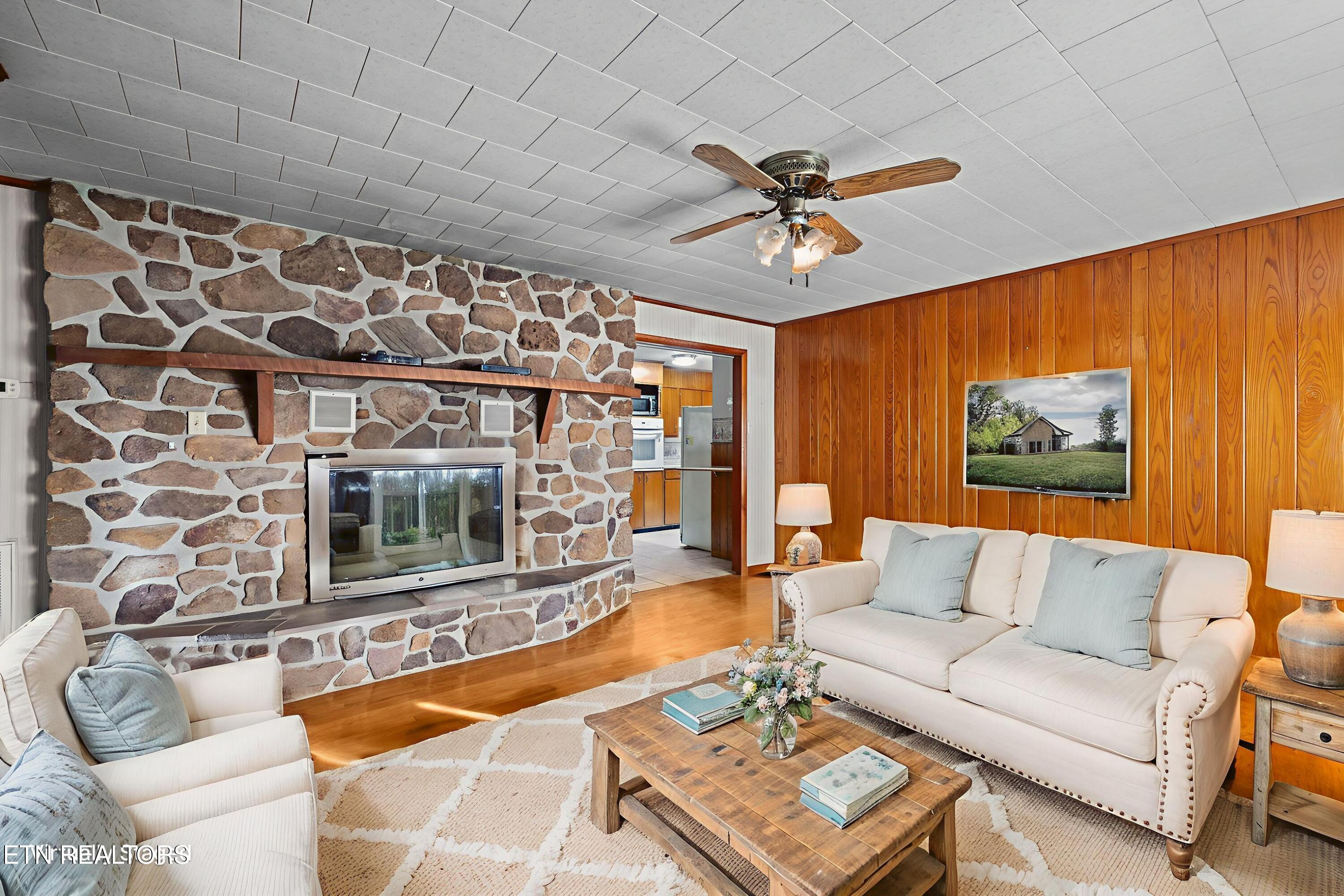 1435 Tn-33 Tazewell TN 37879